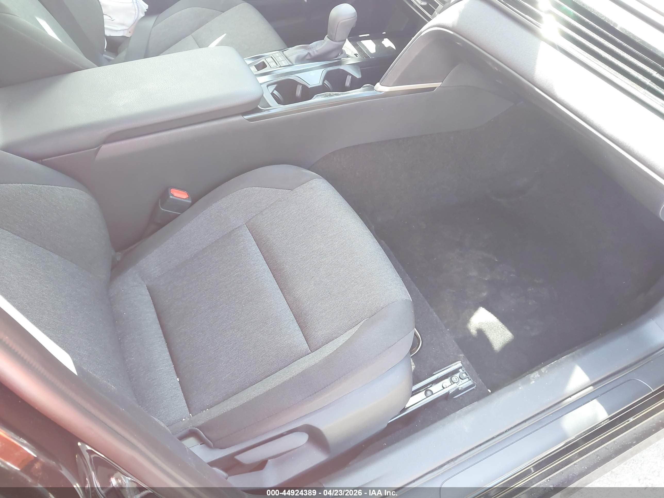 TOYOTA CAMRY image 5
