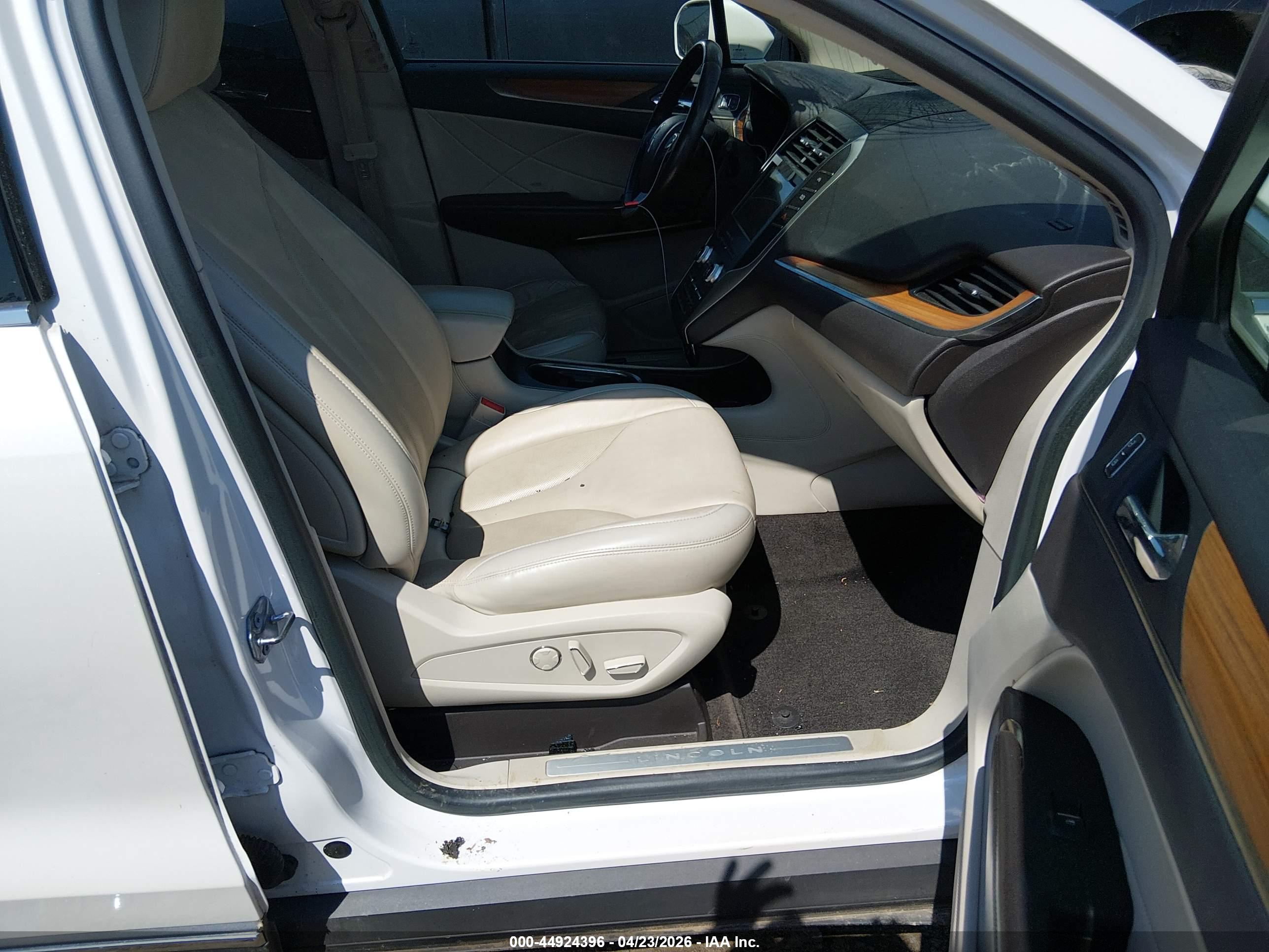 LINCOLN MKC image 5