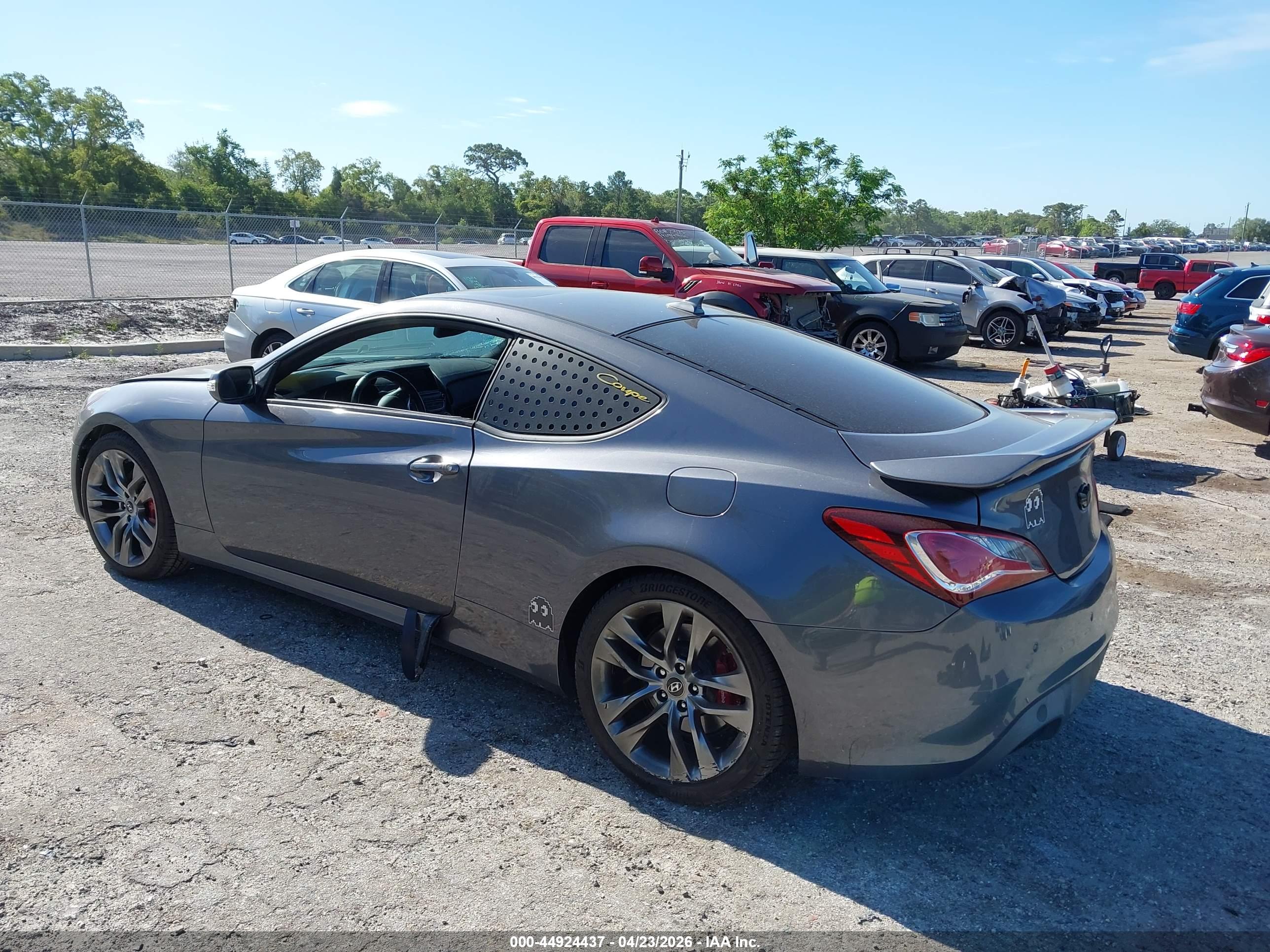 HYUNDAI GENESIS image 3