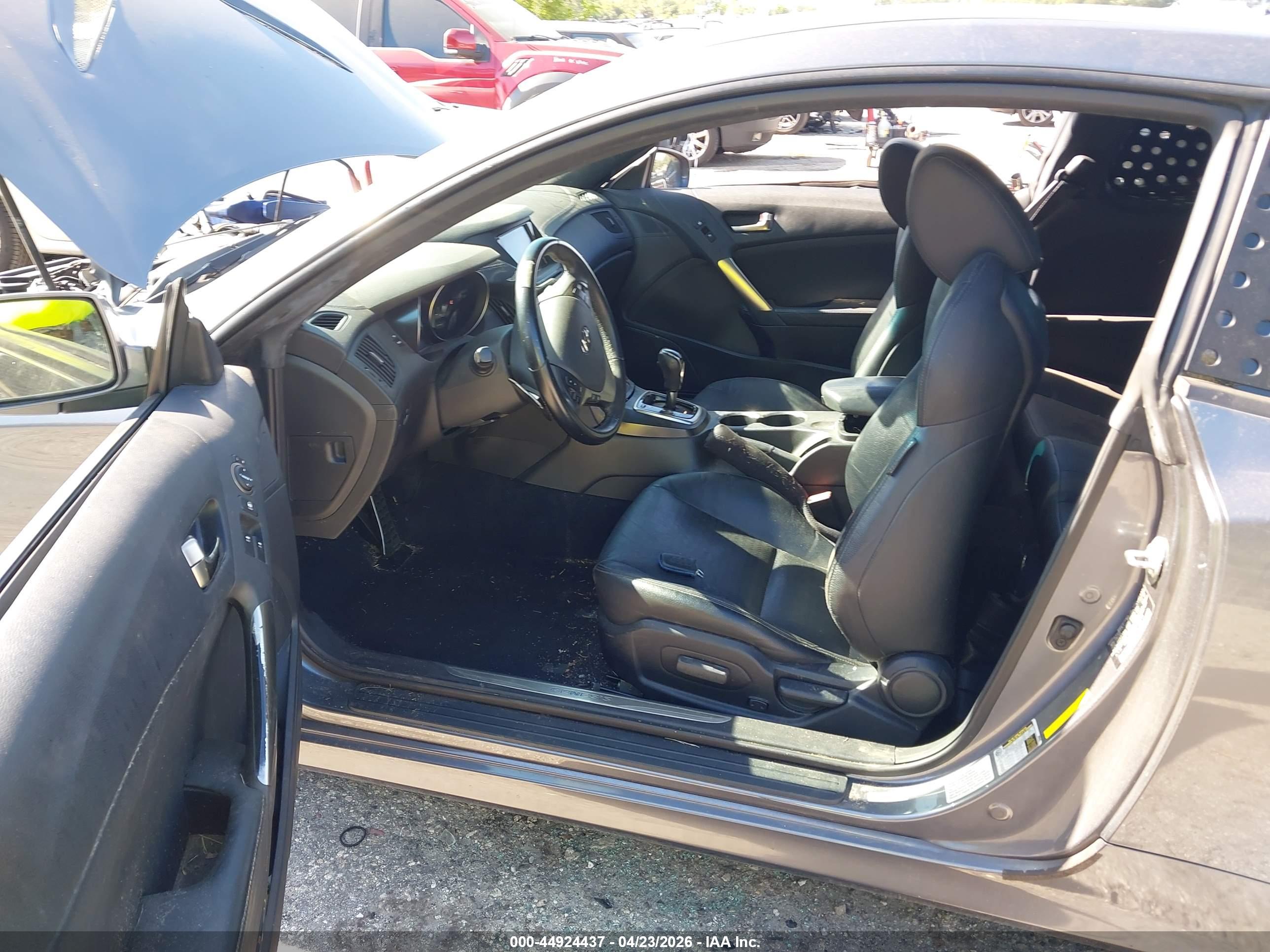 HYUNDAI GENESIS image 5