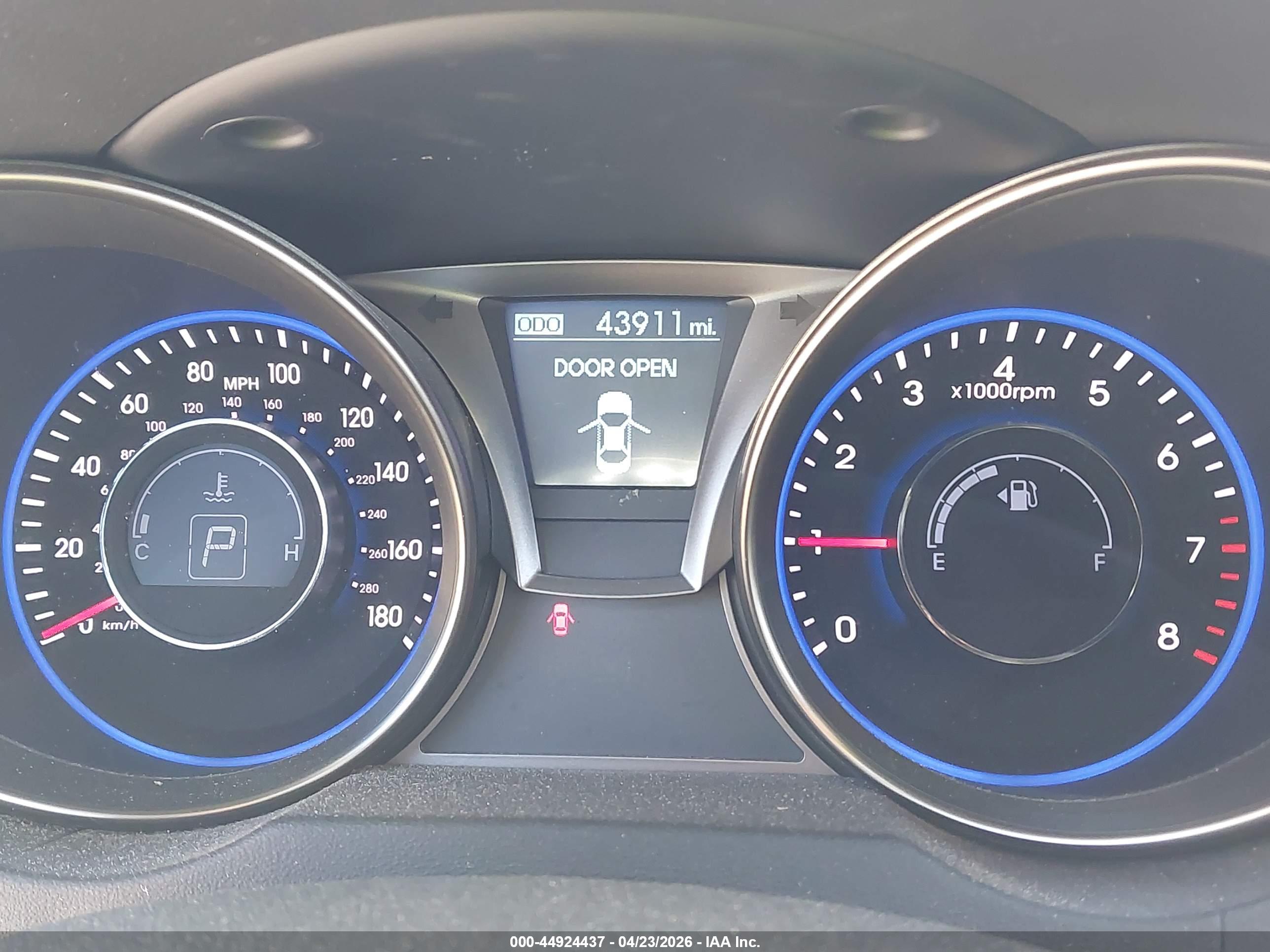 HYUNDAI GENESIS image 7