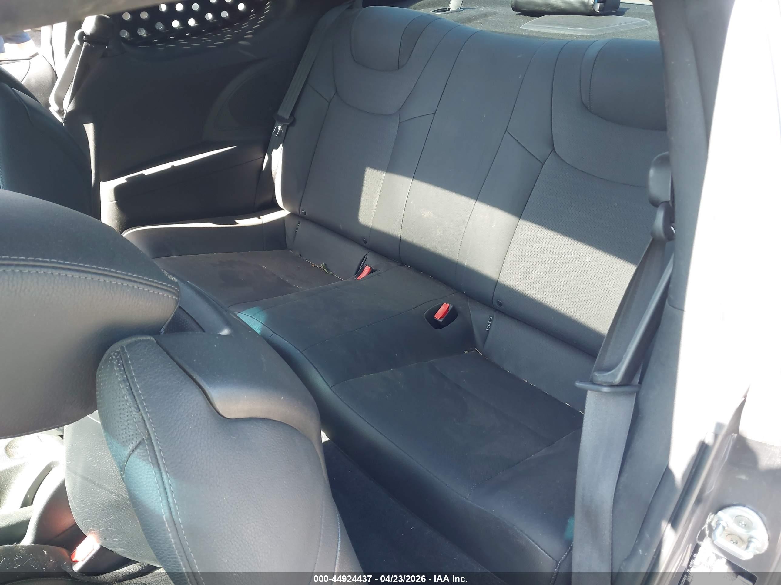 HYUNDAI GENESIS image 8