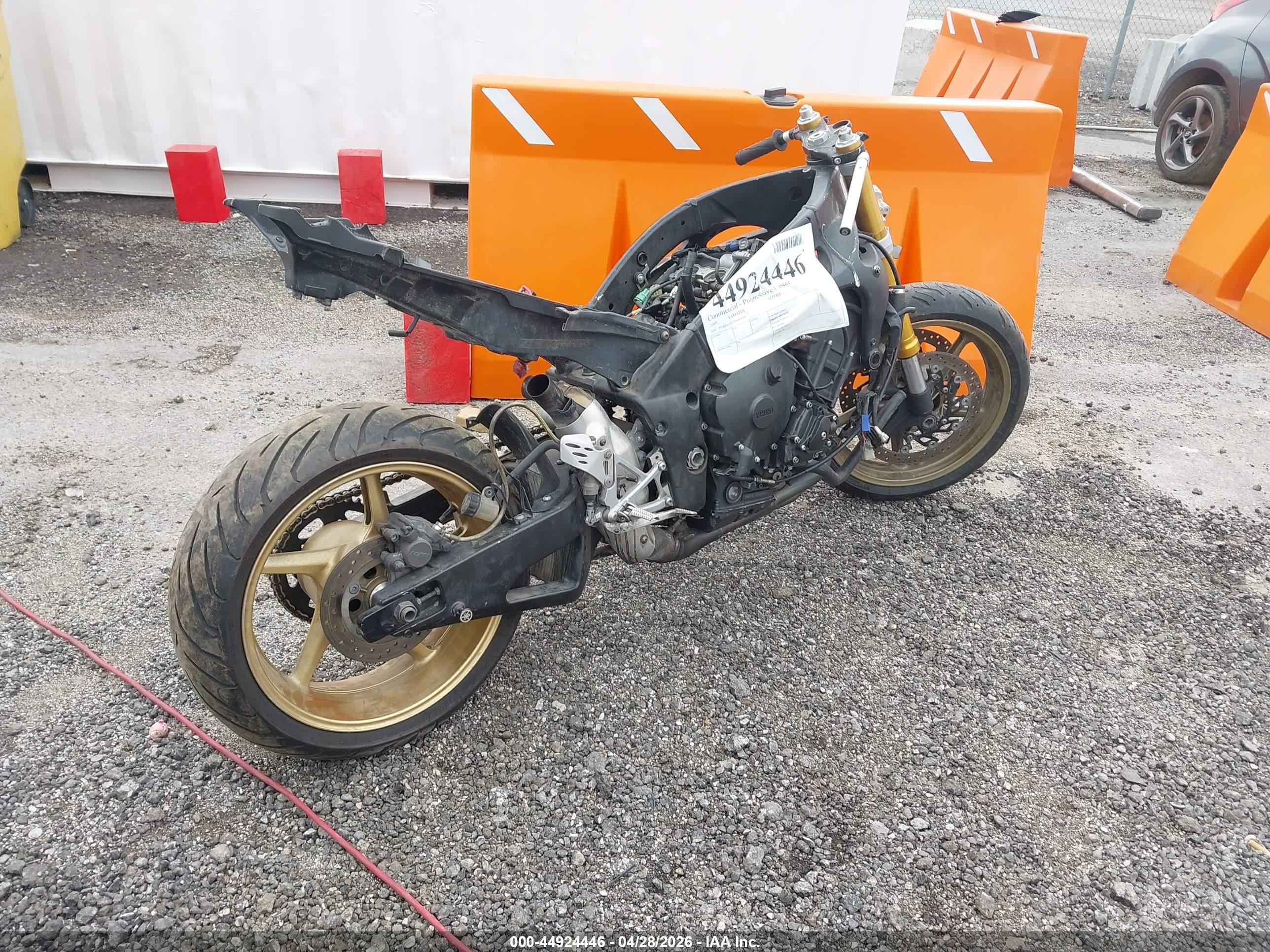 YAMAHA YZFR1 image 4