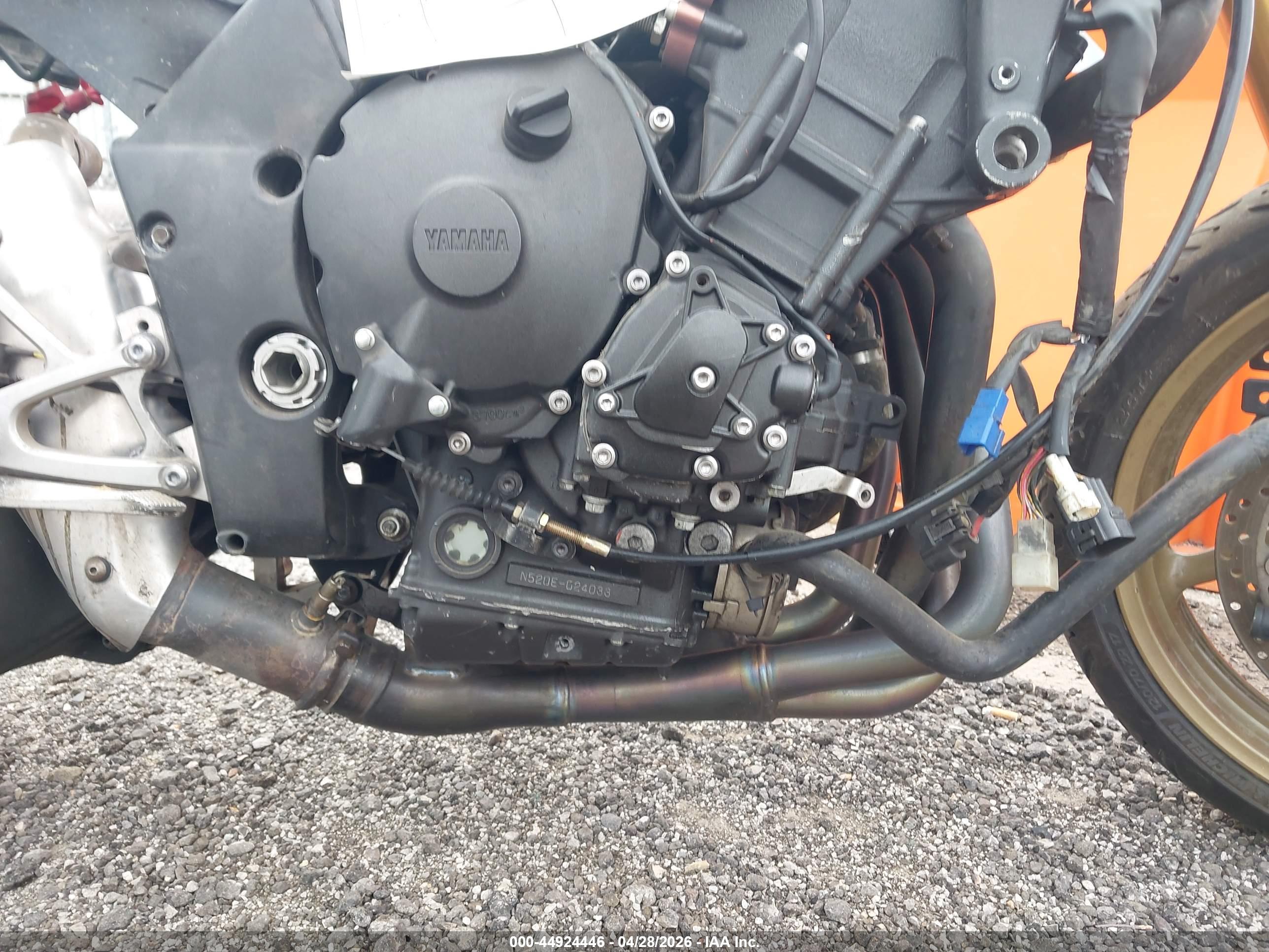 YAMAHA YZFR1 image 8