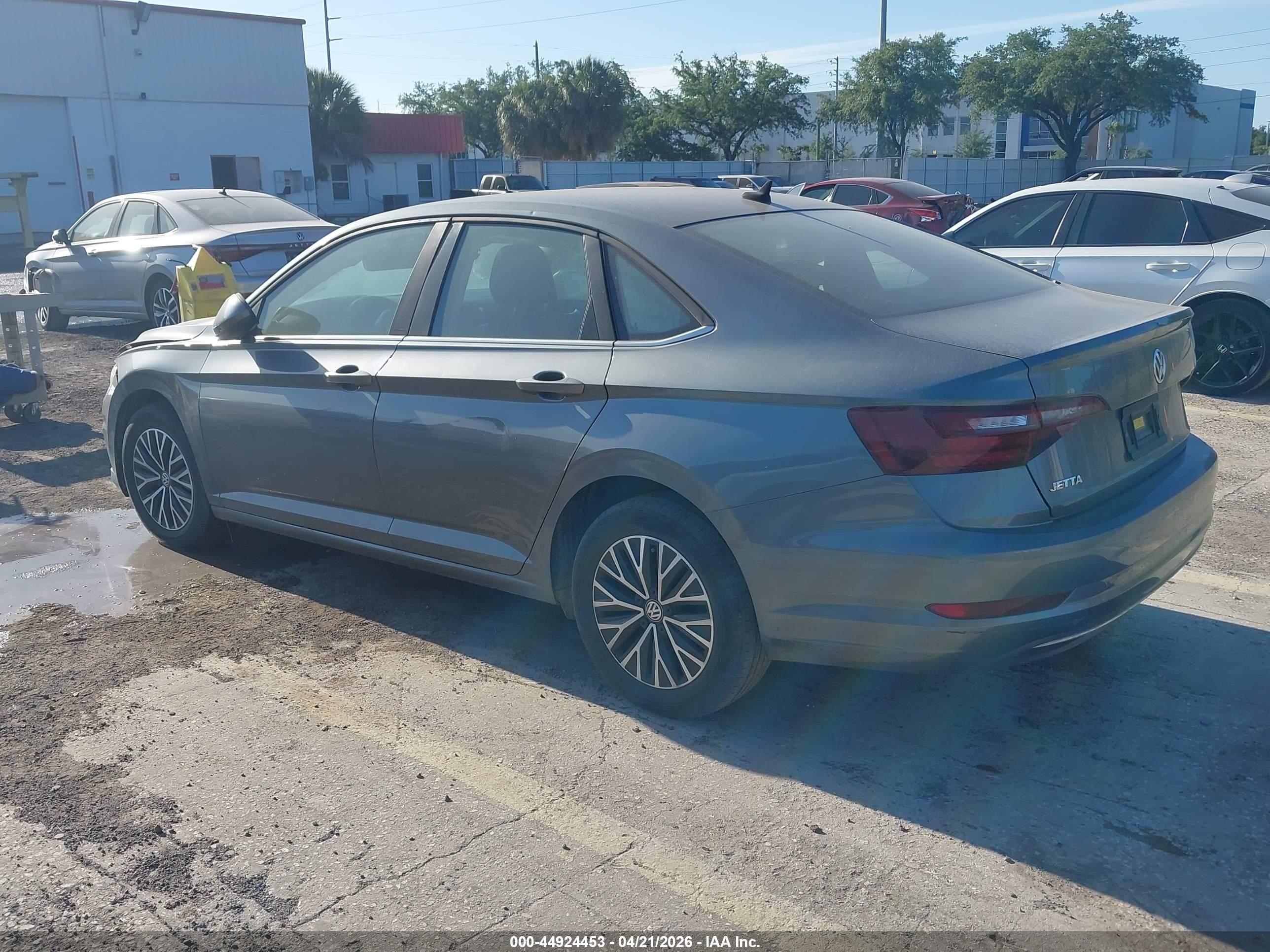 VOLKSWAGEN JETTA image 3
