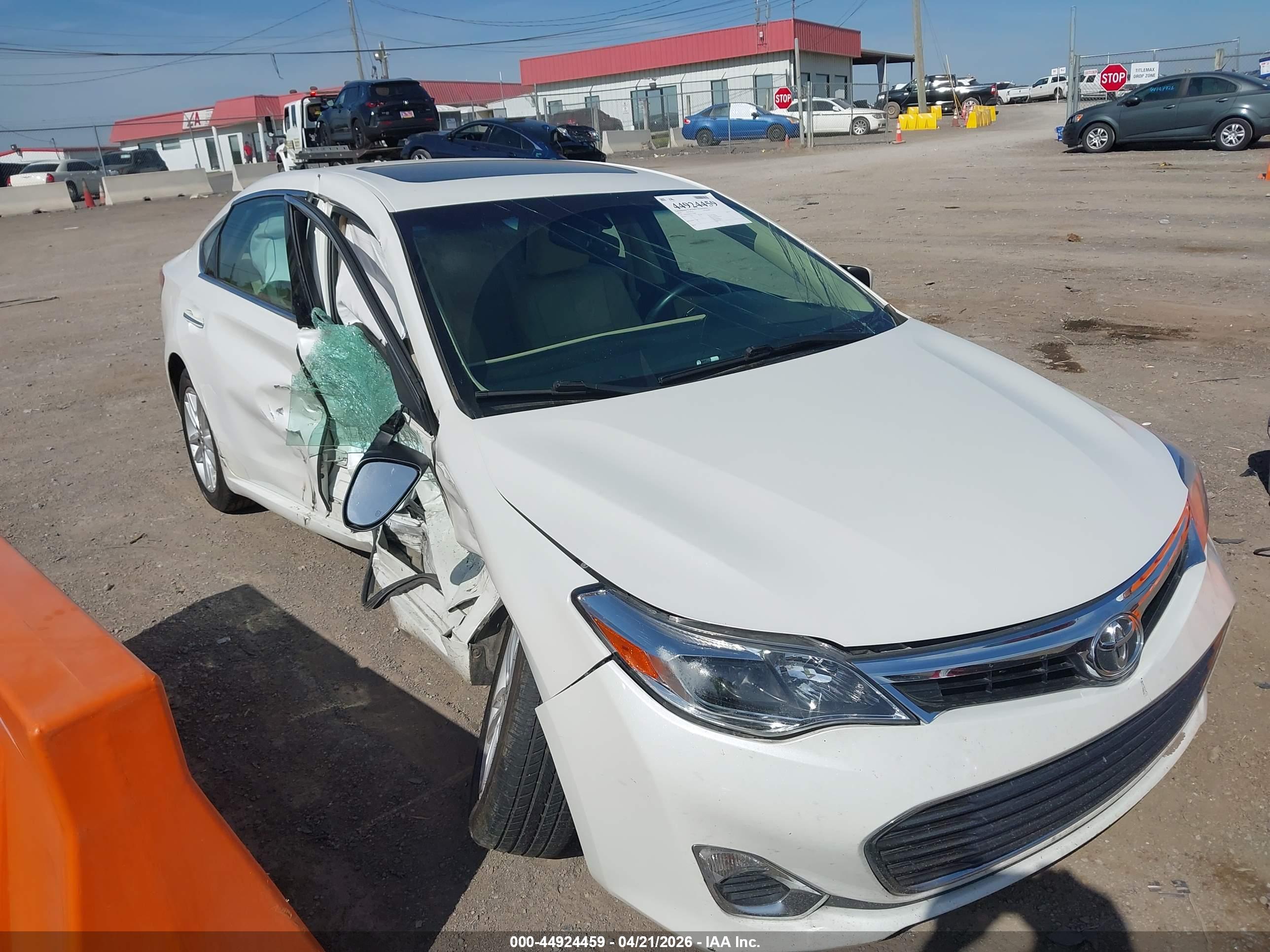 TOYOTA AVALON image 6