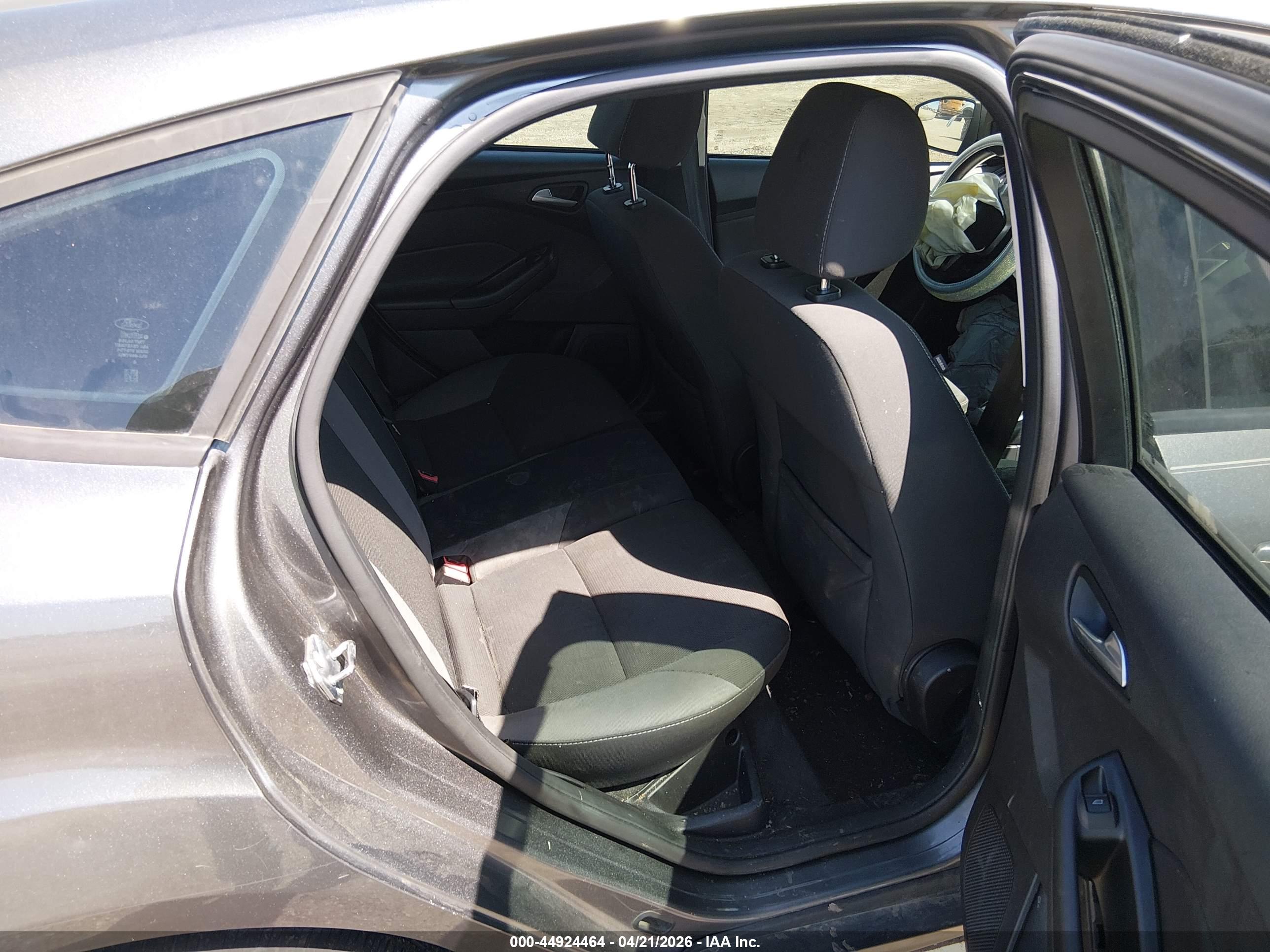 FORD FOCUS image 8