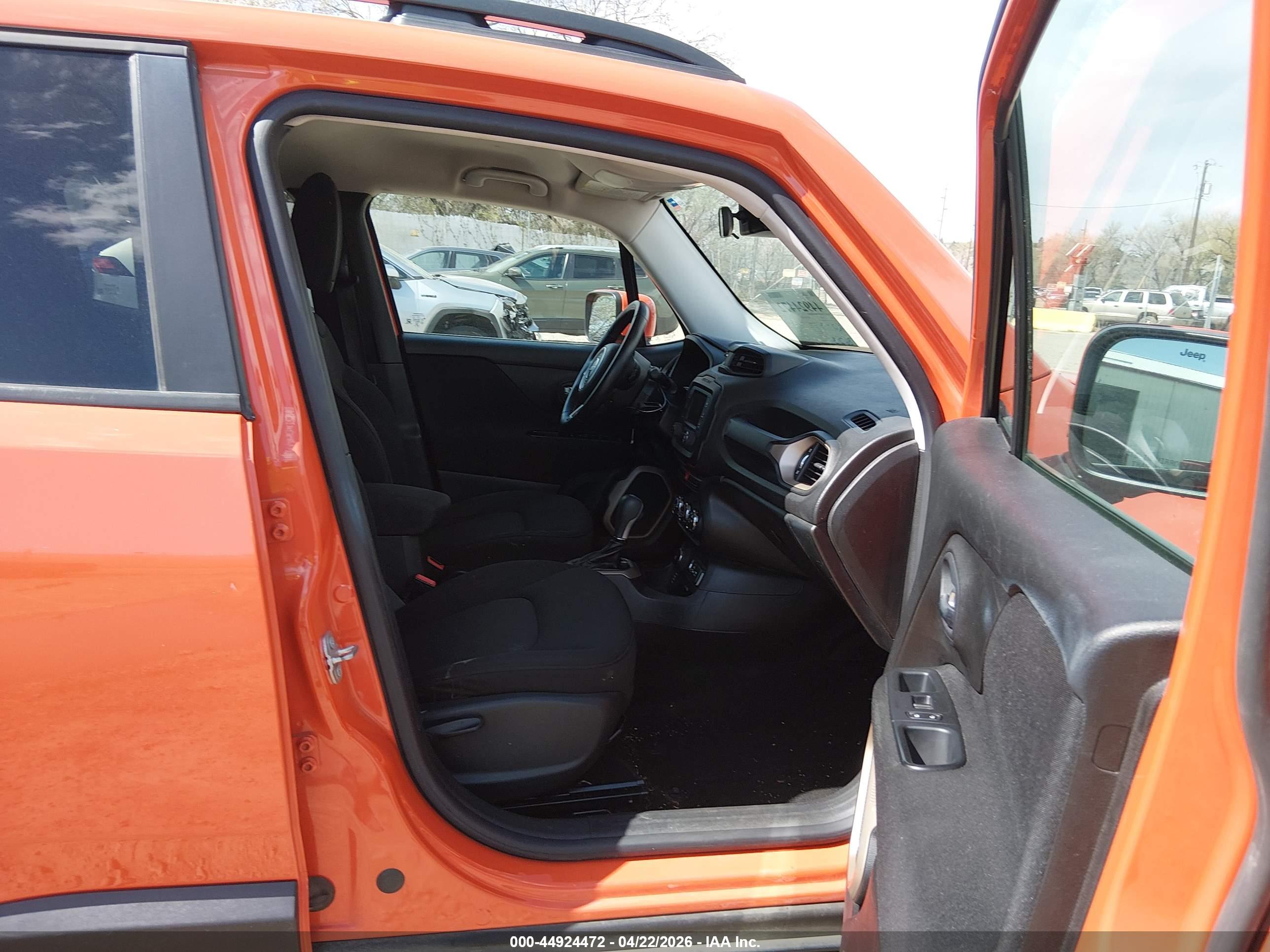 JEEP RENEGADE image 5