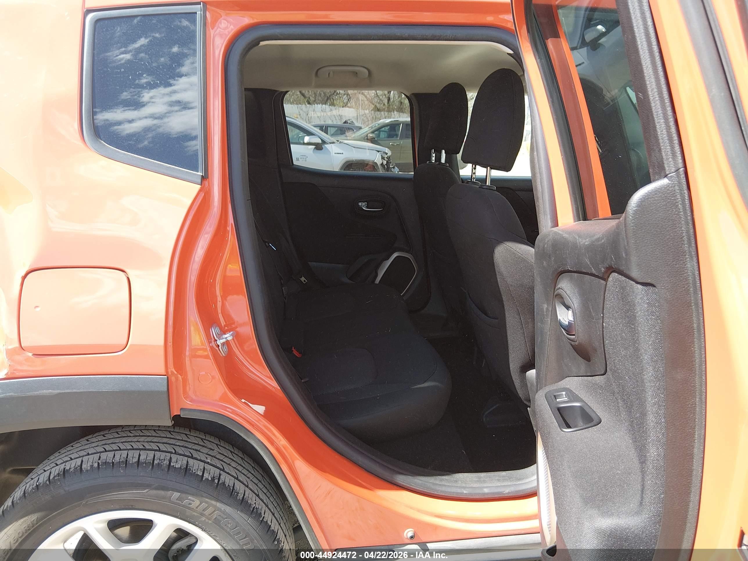 JEEP RENEGADE image 8
