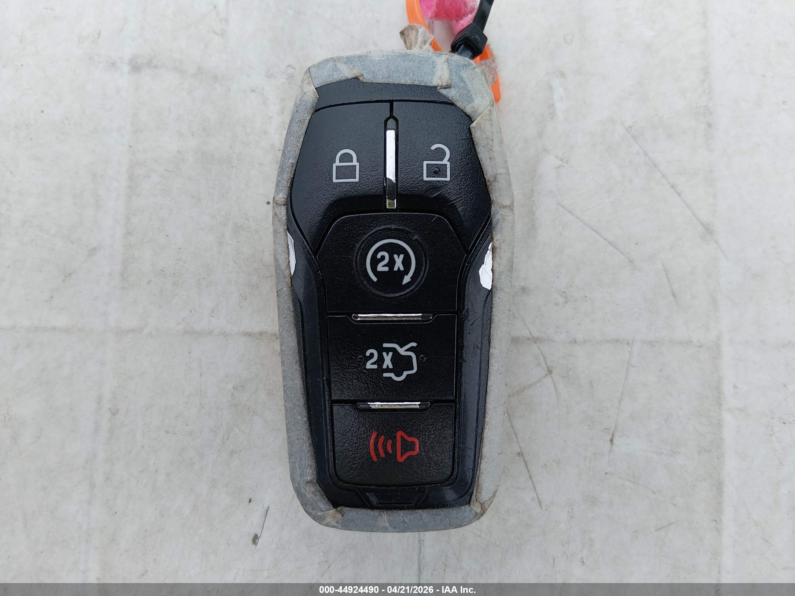 FORD FUSION image 11