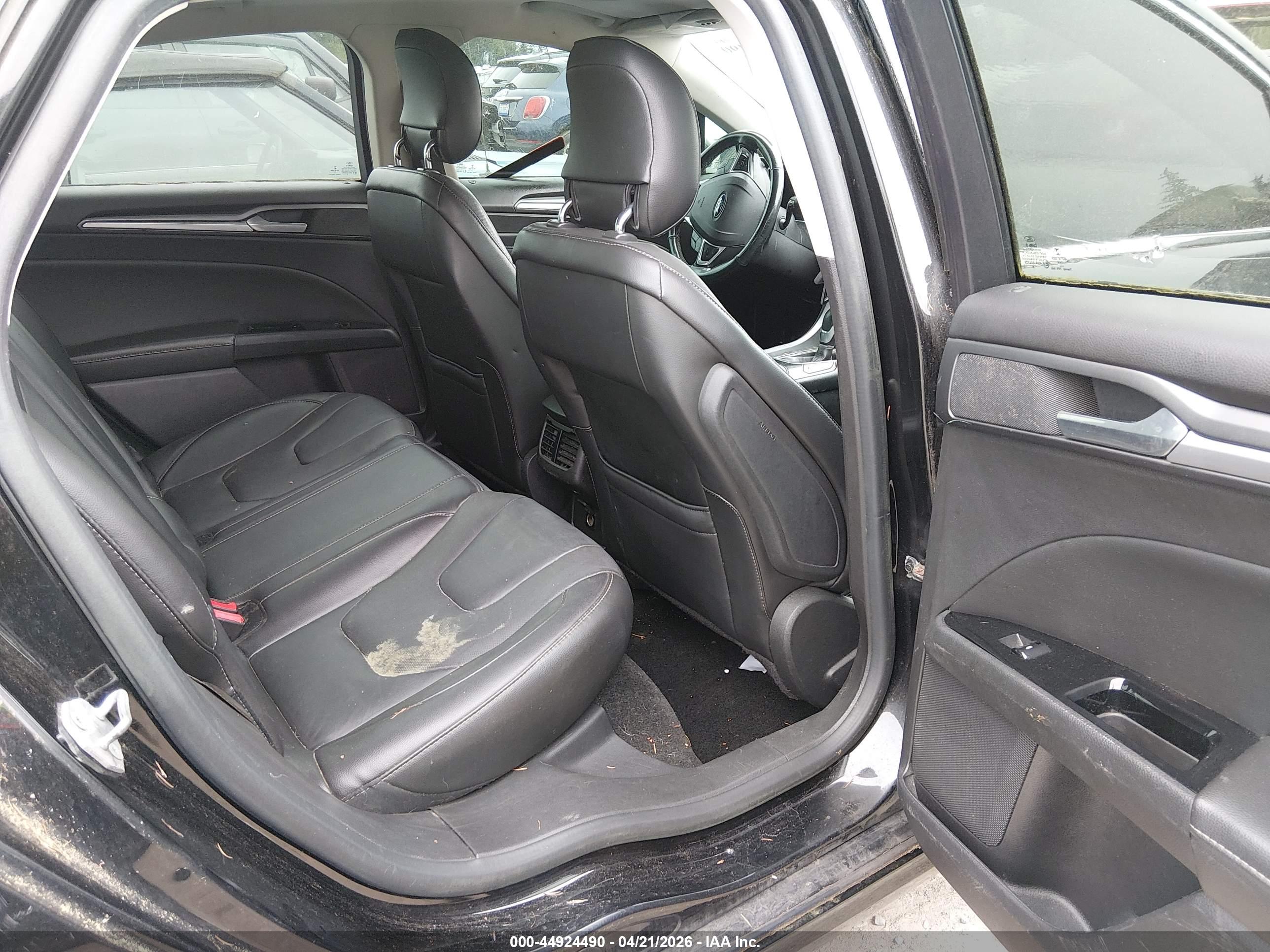 FORD FUSION image 8