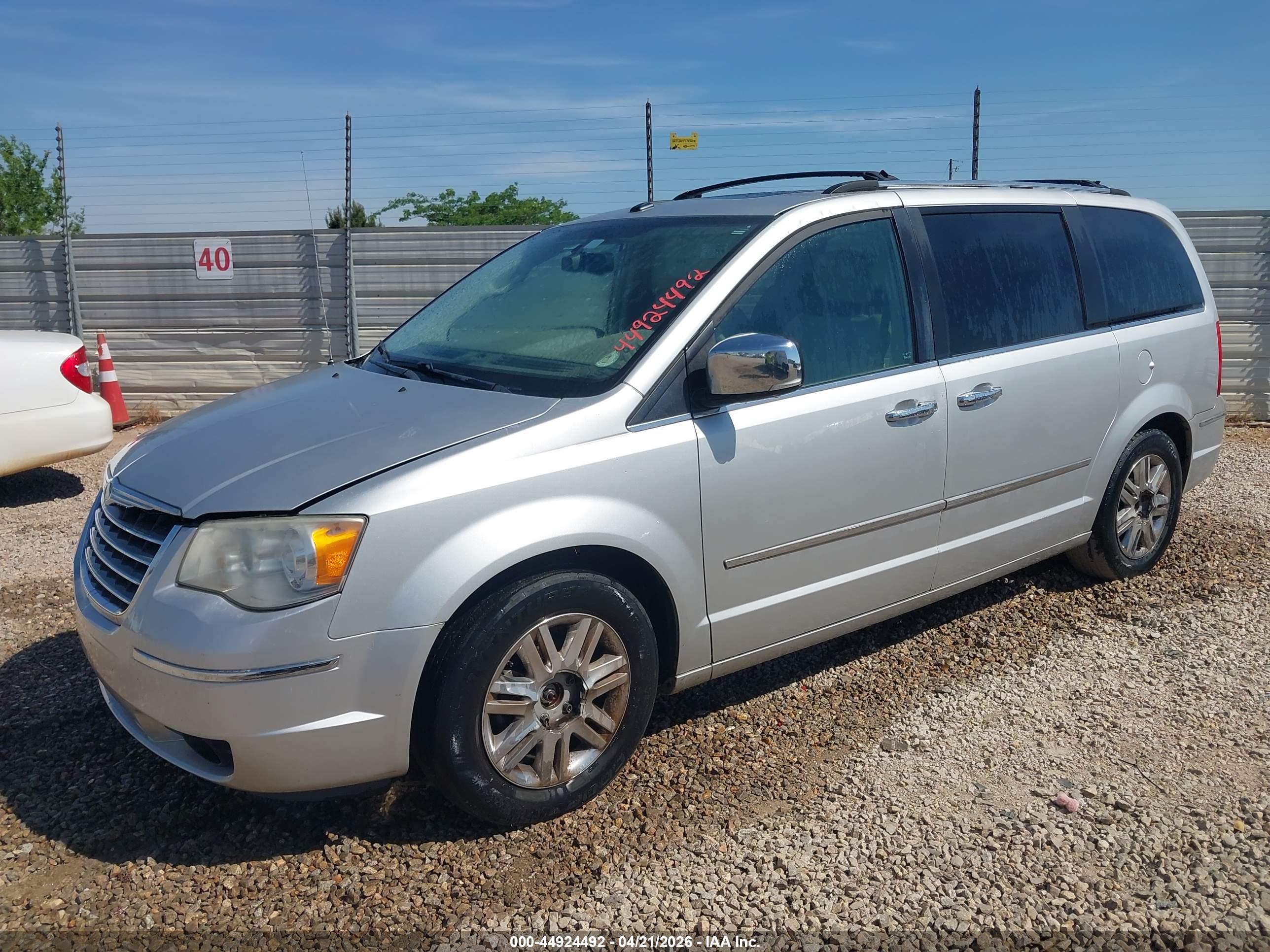 CHRYSLER TOWN image 2