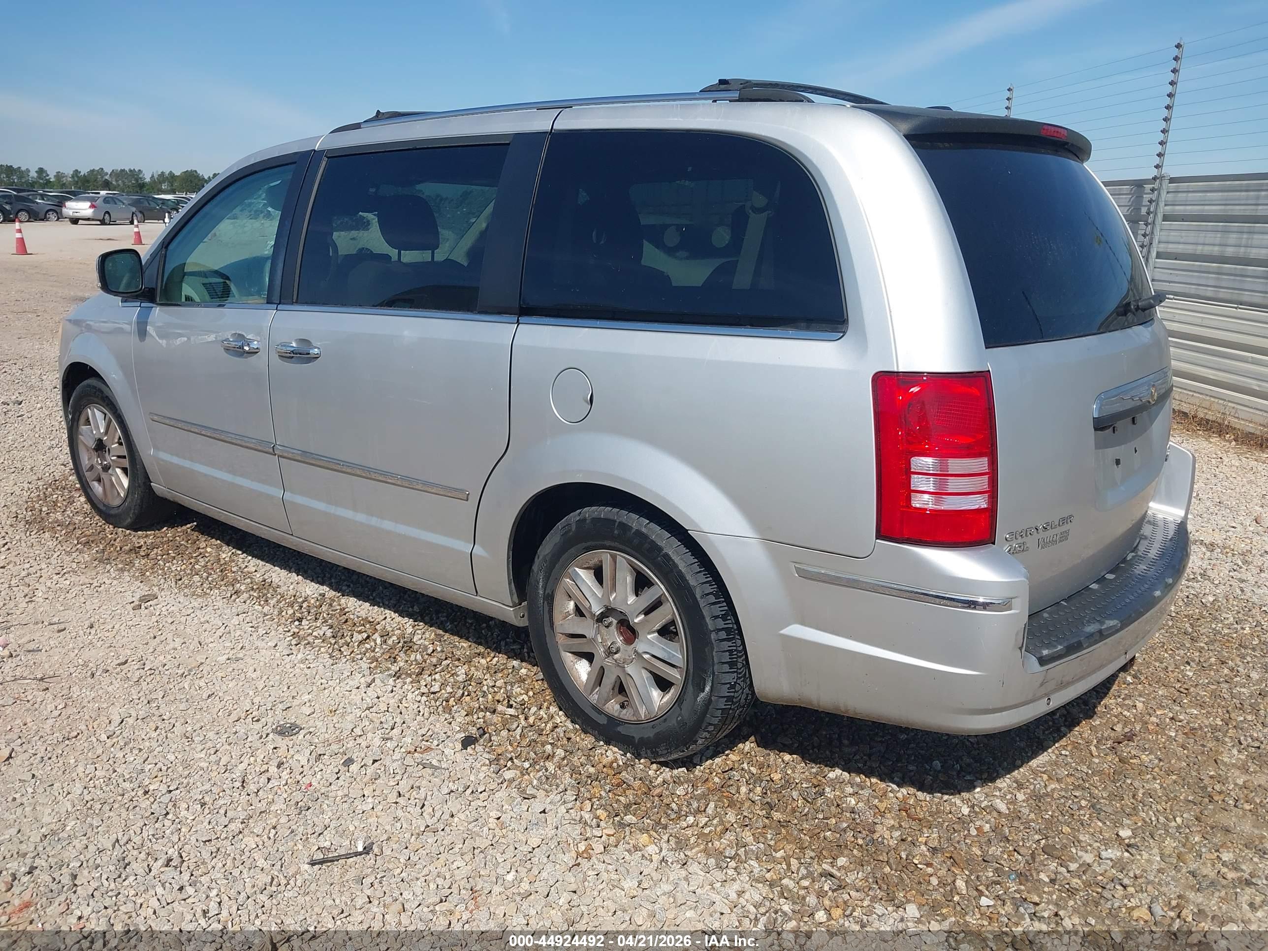 CHRYSLER TOWN image 3