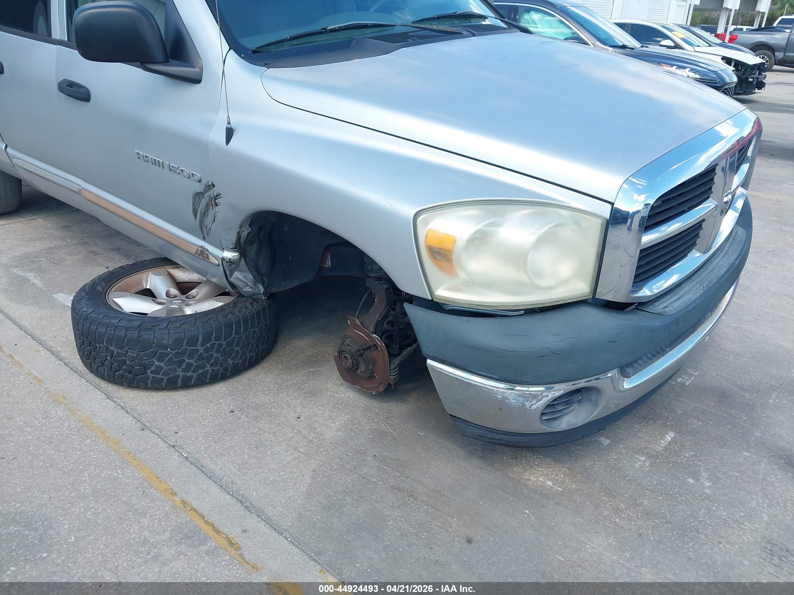 DODGE RAM image 6