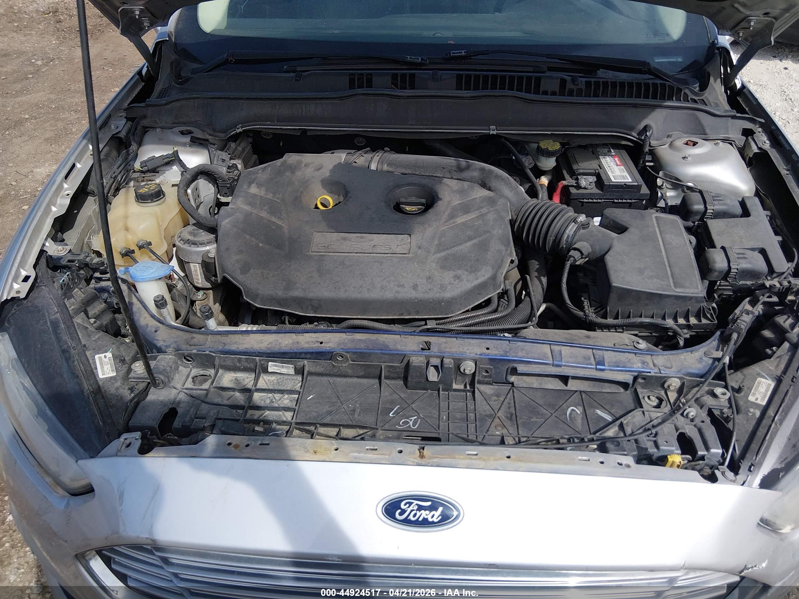 FORD FUSION image 10