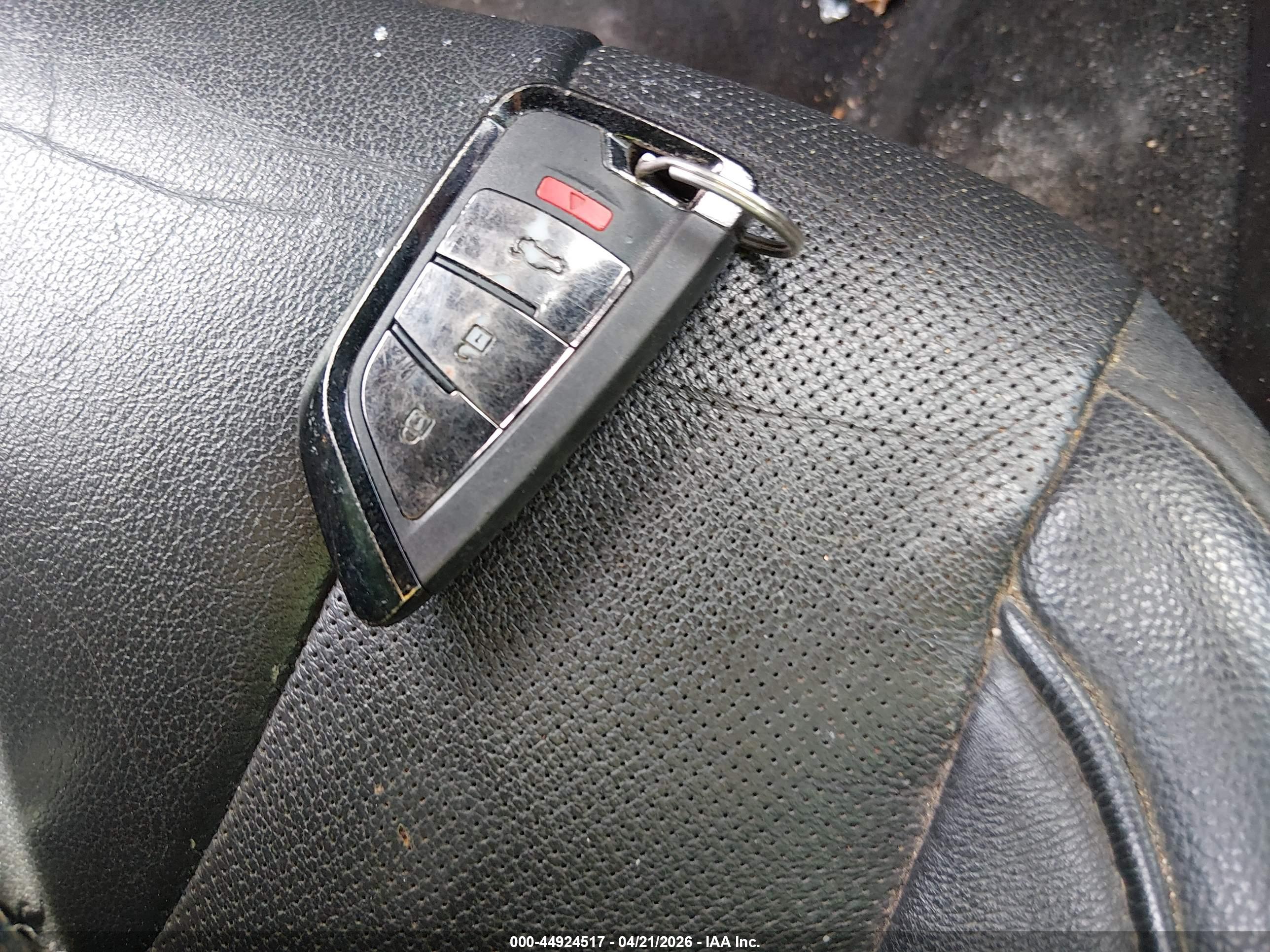 FORD FUSION image 11