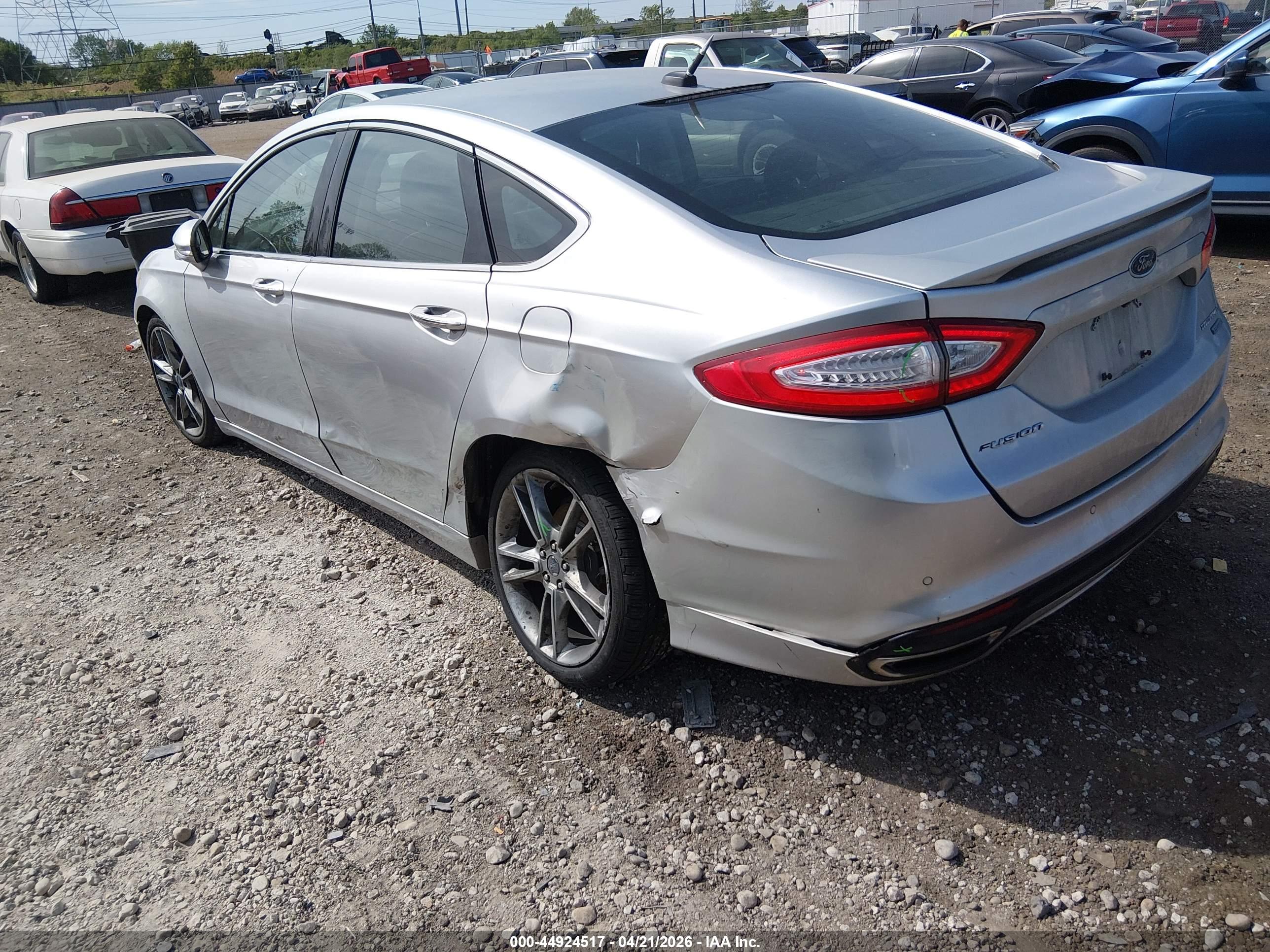 FORD FUSION image 3