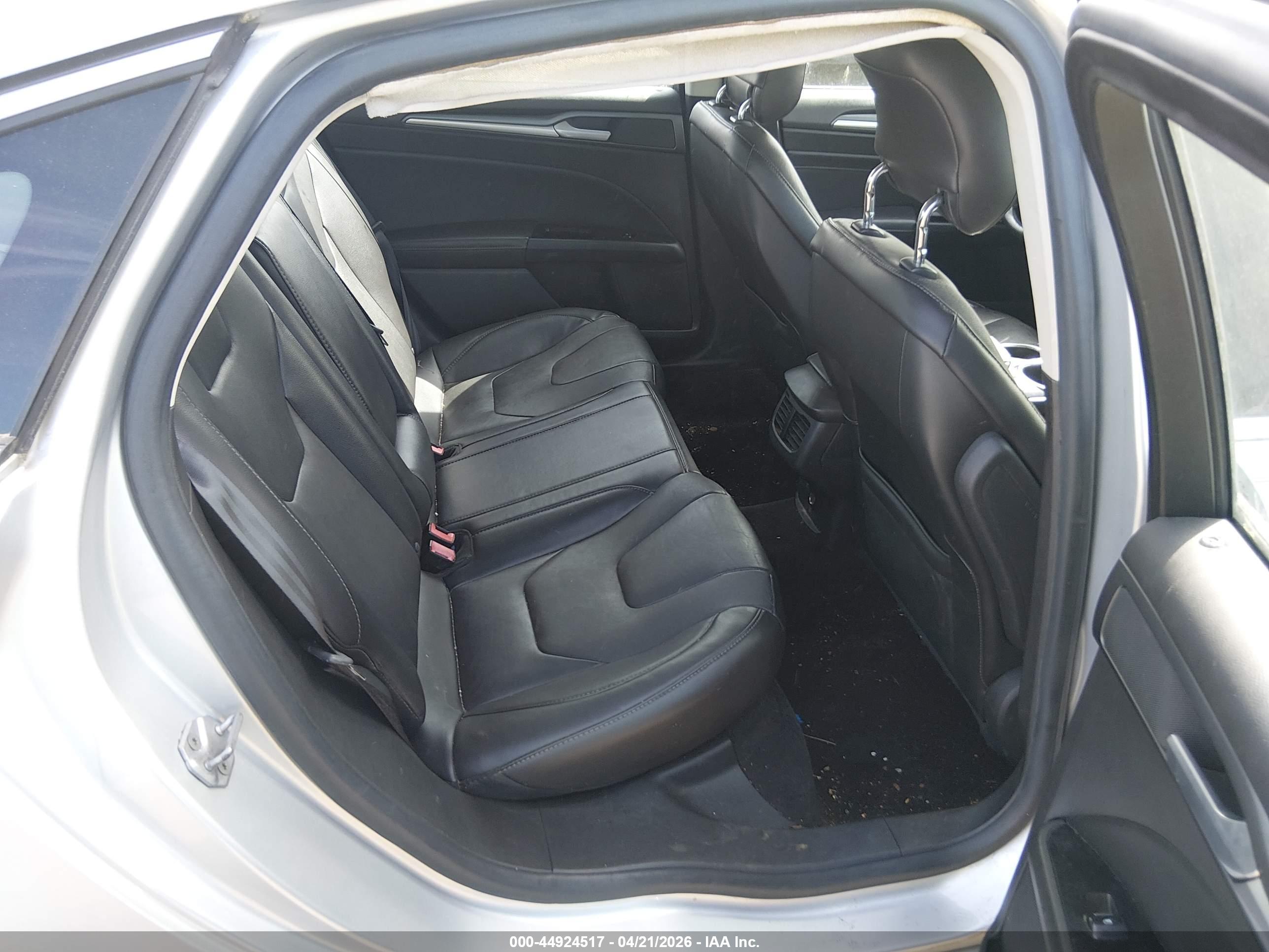 FORD FUSION image 8