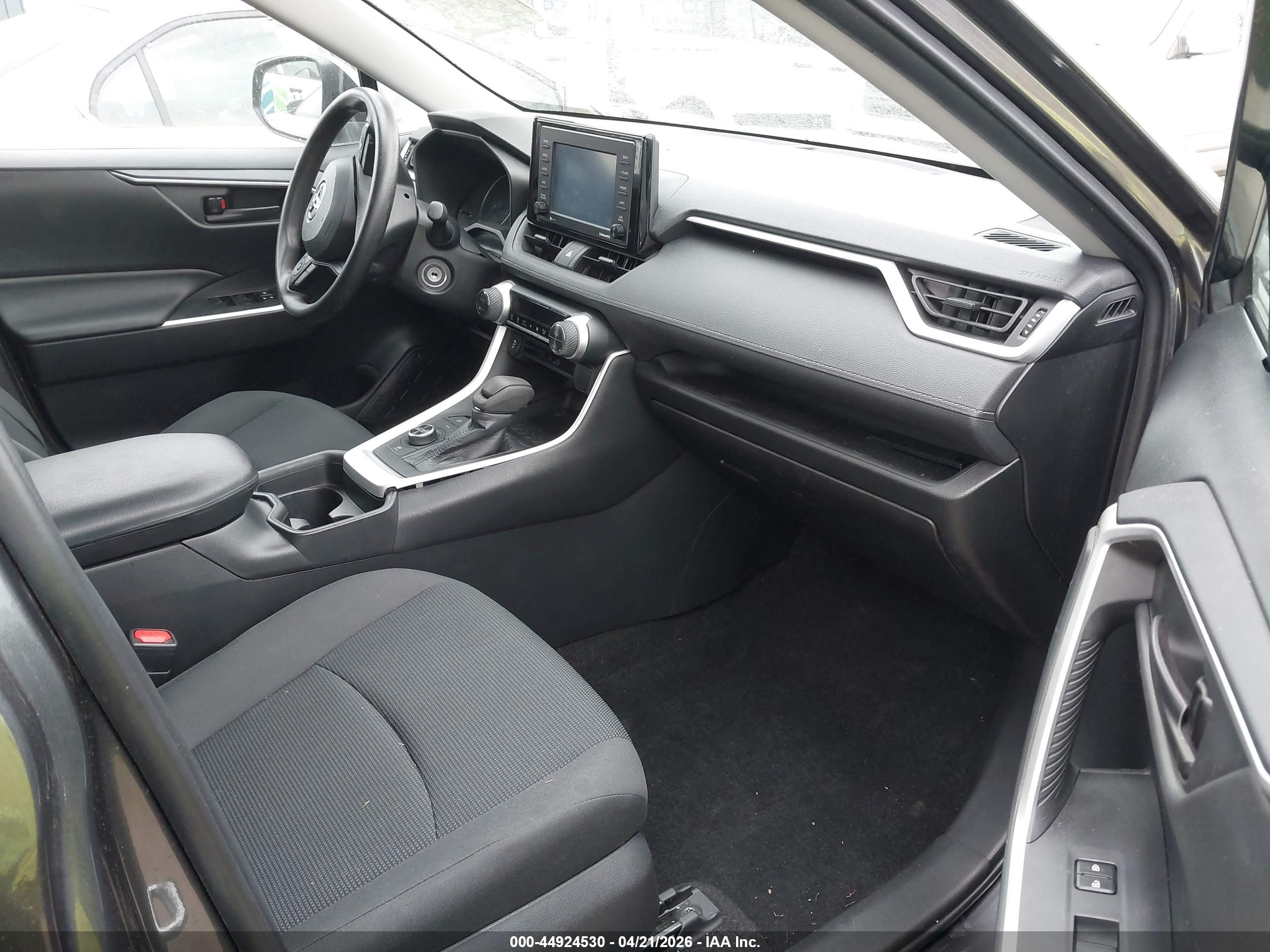 TOYOTA RAV4 image 5