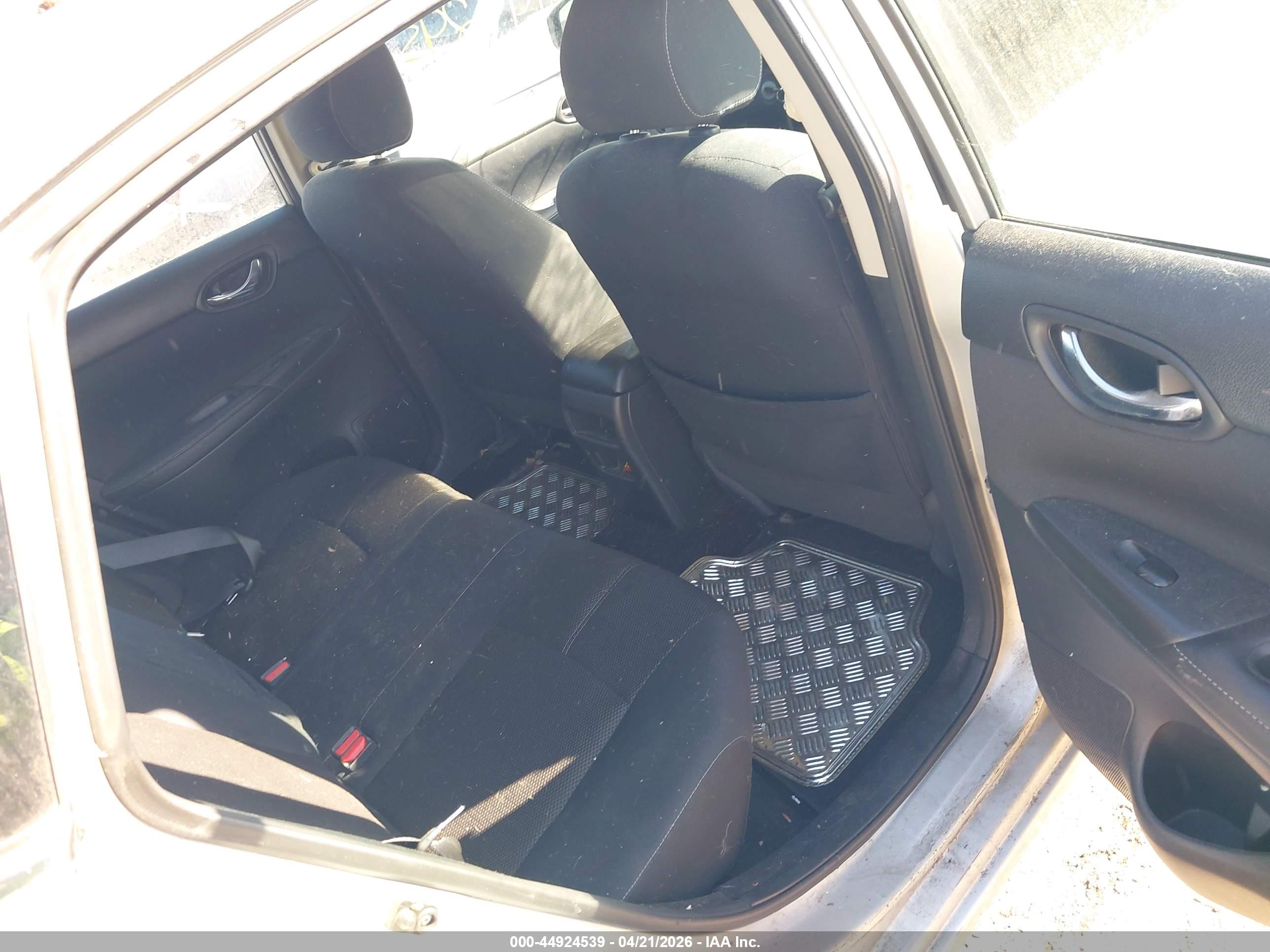 NISSAN SENTRA image 8