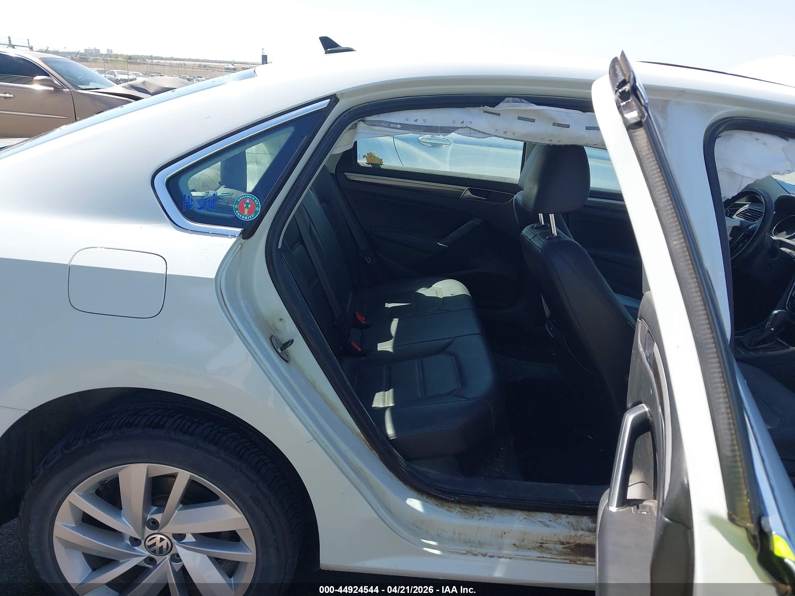 VOLKSWAGEN PASSAT image 8
