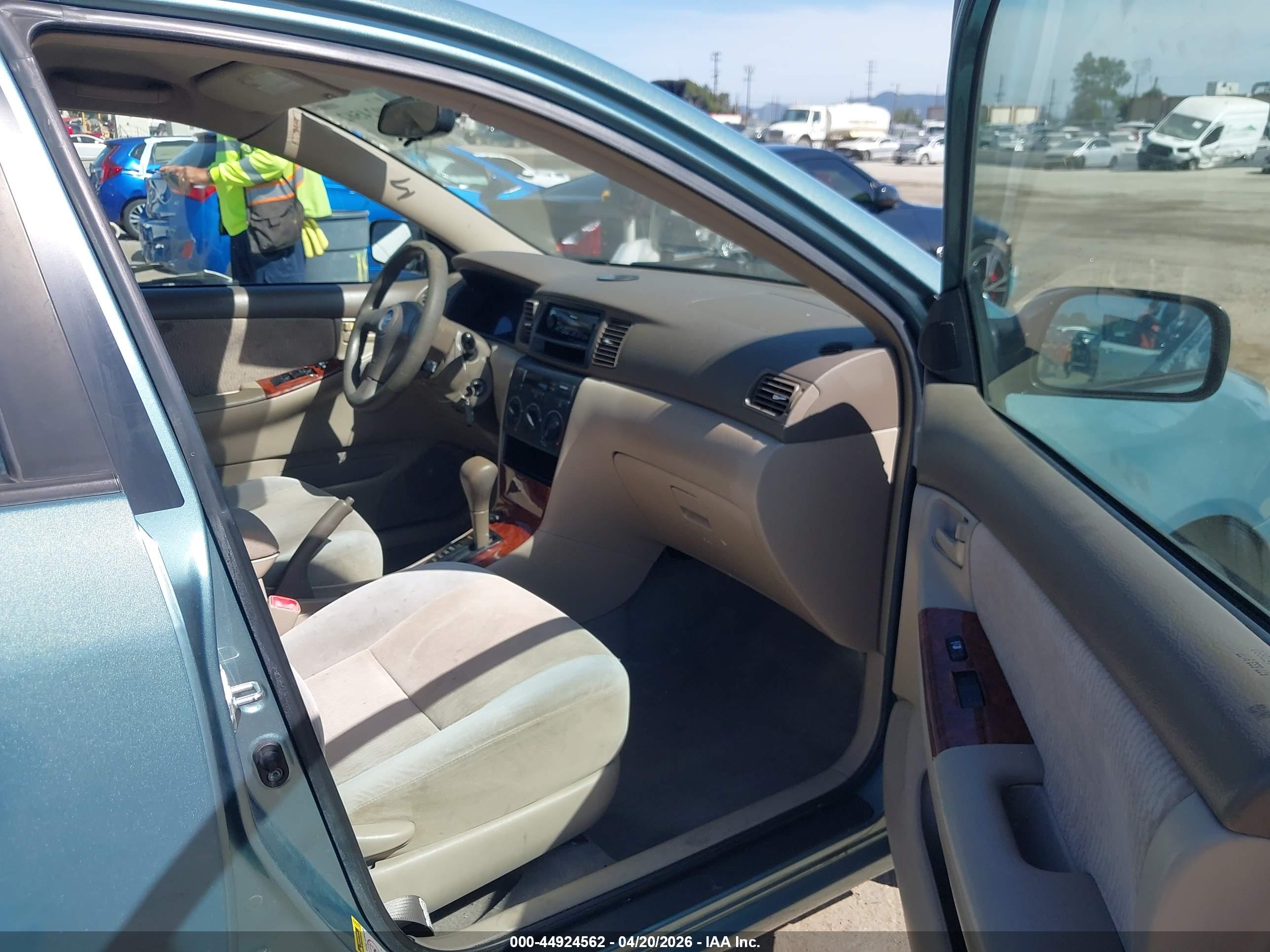 TOYOTA COROLLA image 5