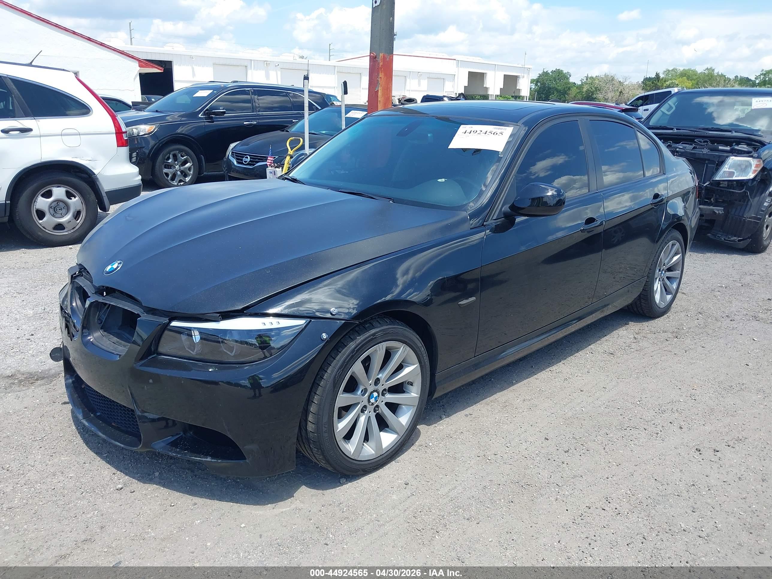 BMW 328I image 2