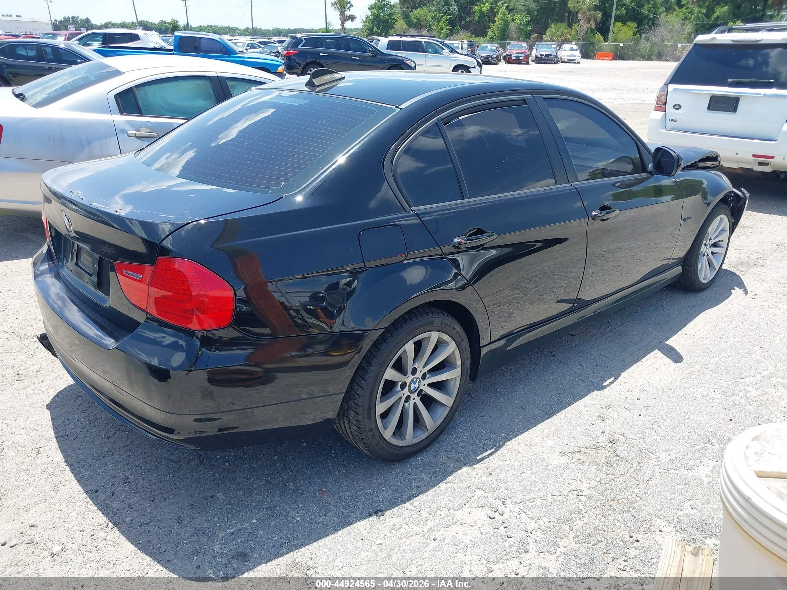 BMW 328I image 4