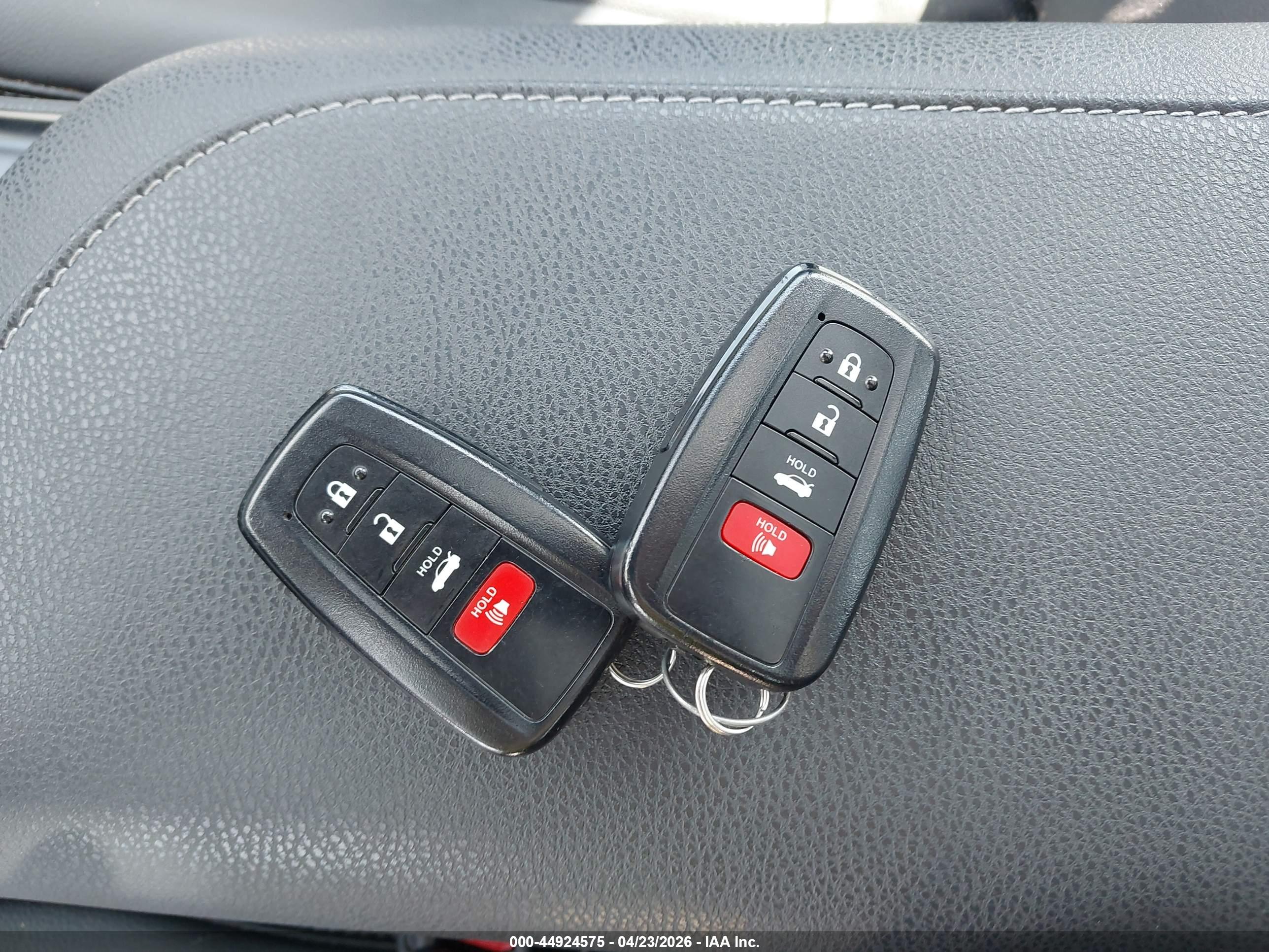 TOYOTA CAMRY image 11