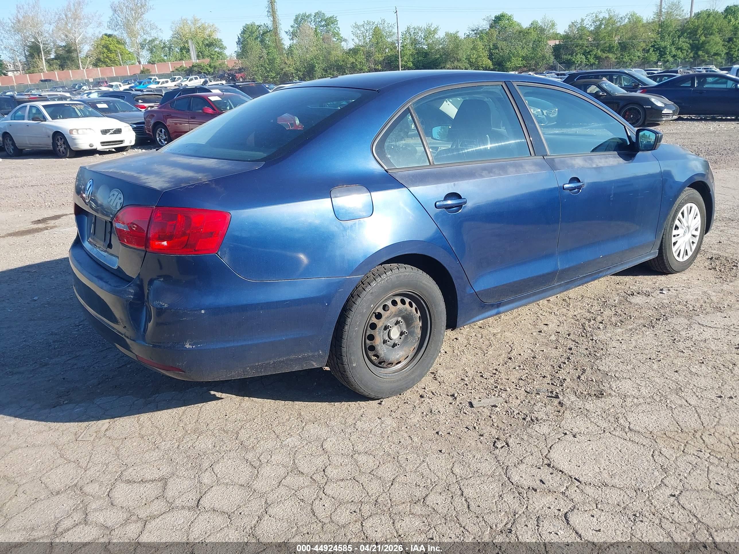 VOLKSWAGEN JETTA image 4