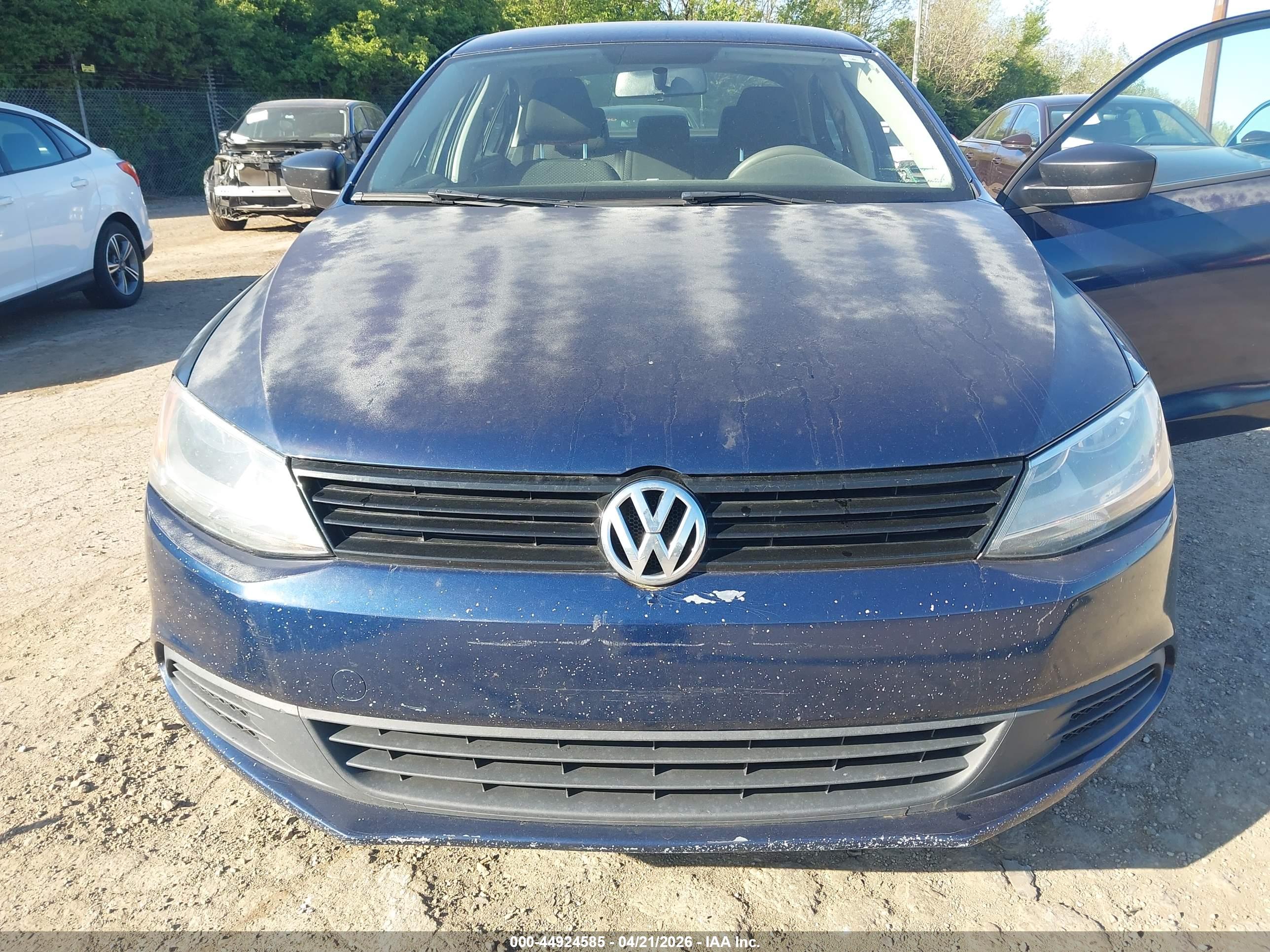 VOLKSWAGEN JETTA image 6