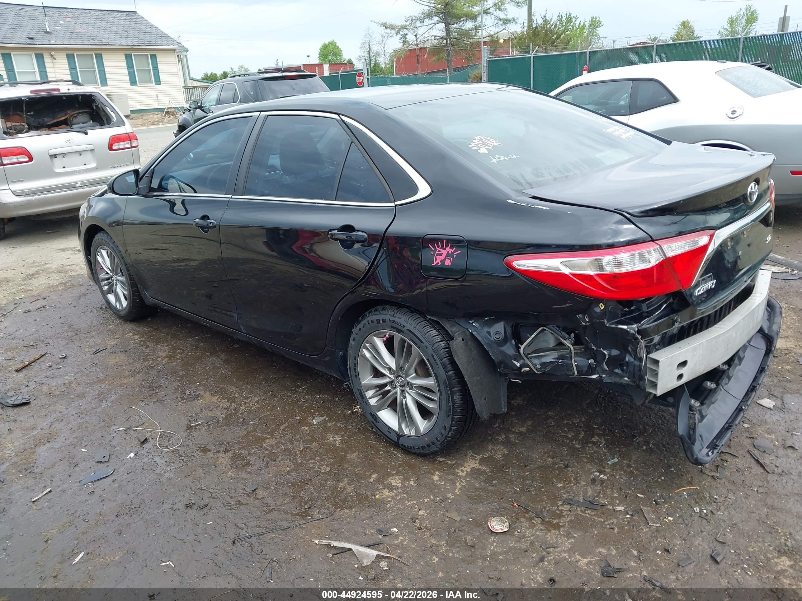 TOYOTA CAMRY image 3