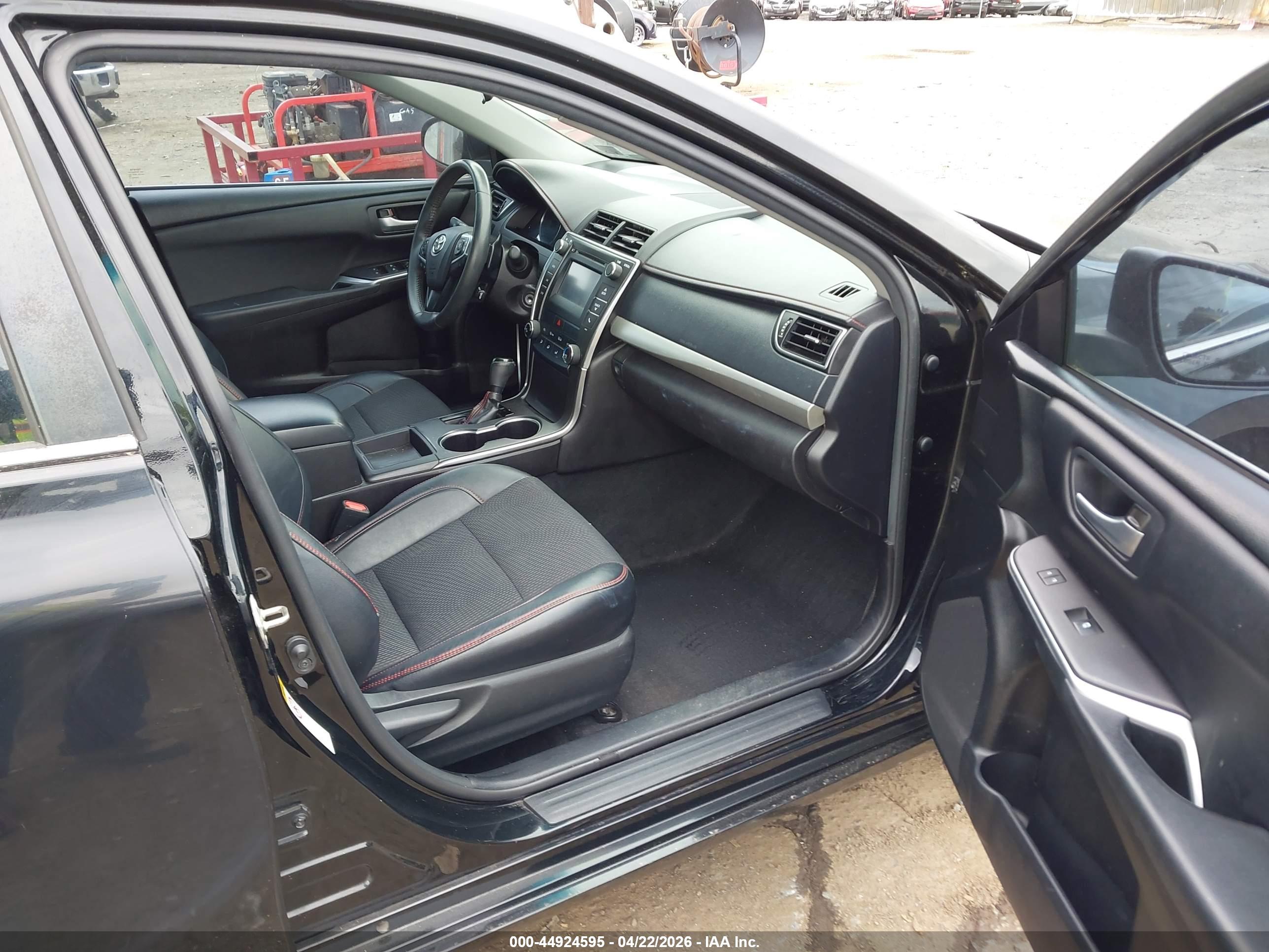 TOYOTA CAMRY image 5