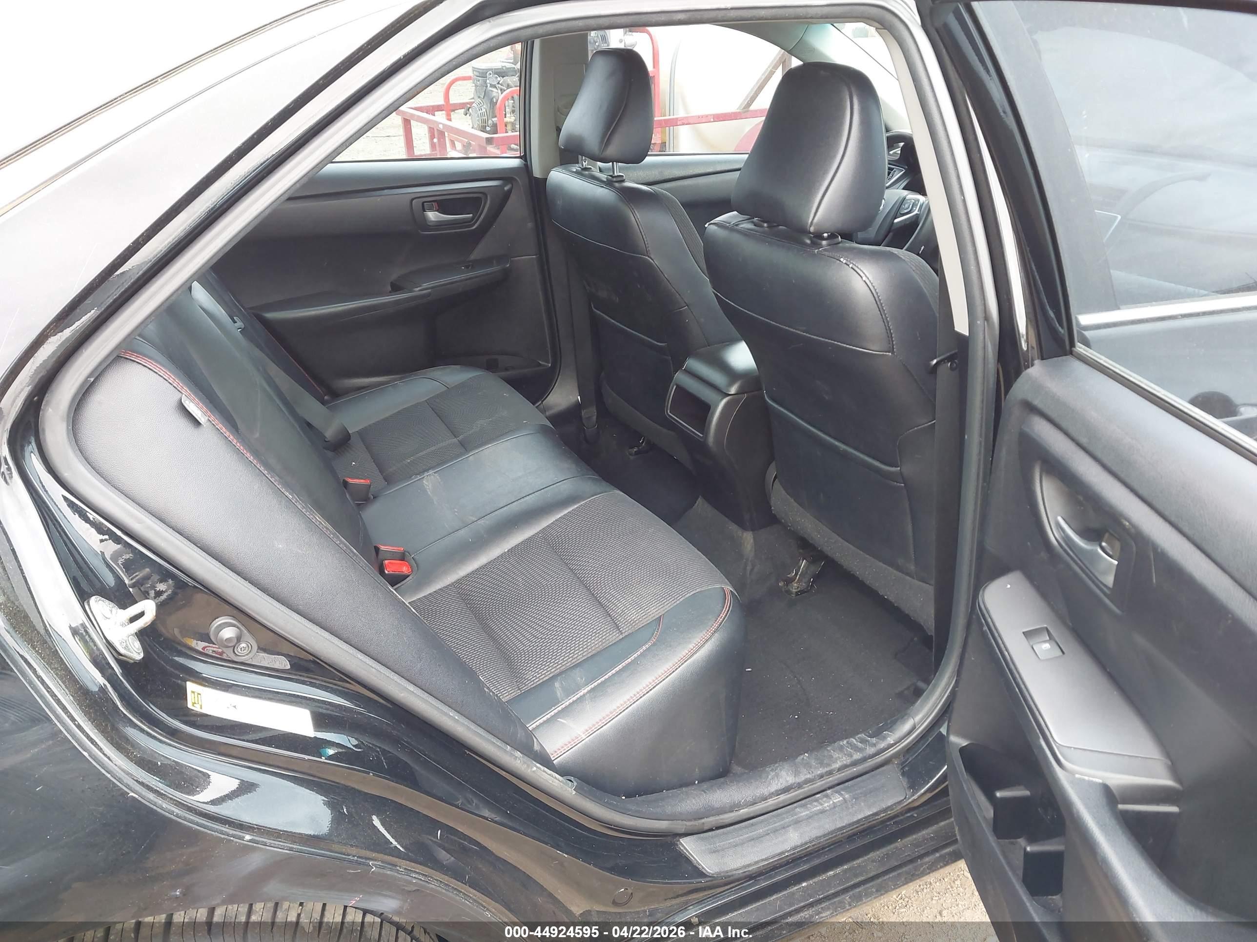 TOYOTA CAMRY image 8