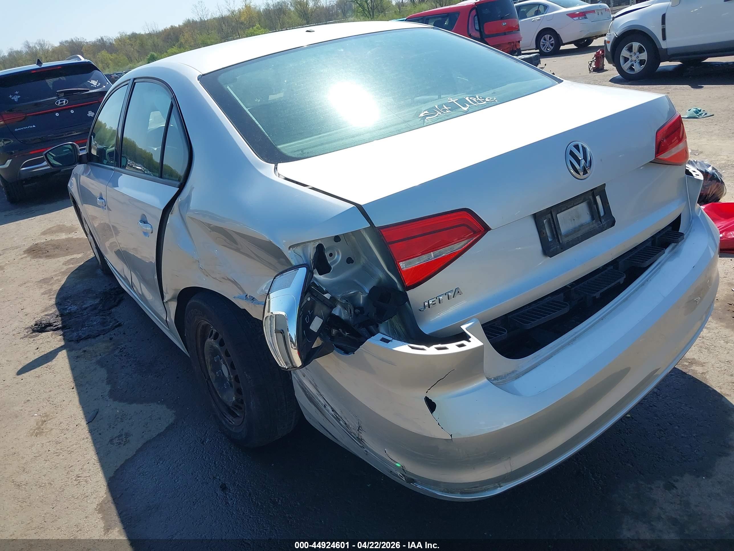 VOLKSWAGEN JETTA image 6