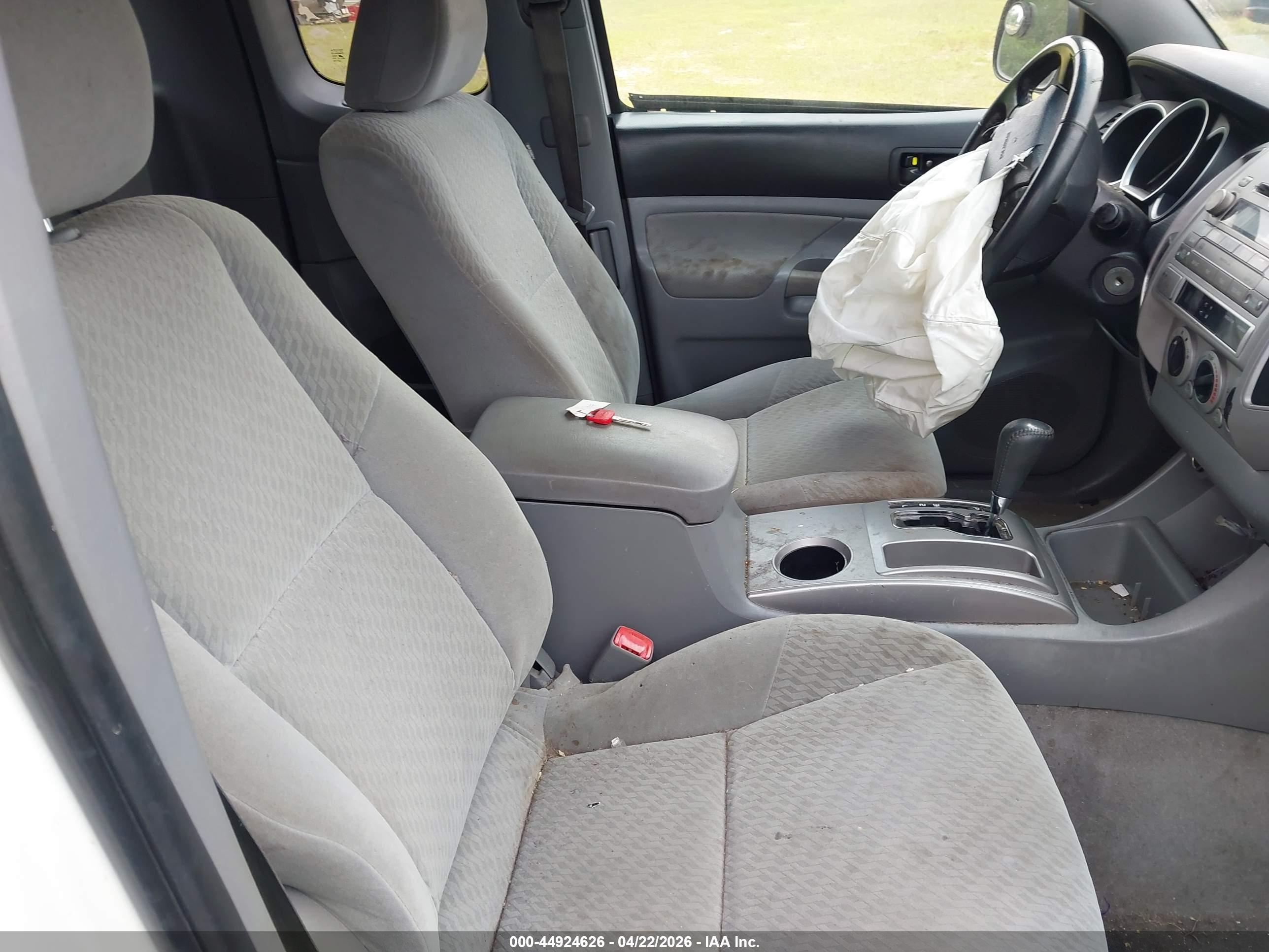 TOYOTA TACOMA image 5