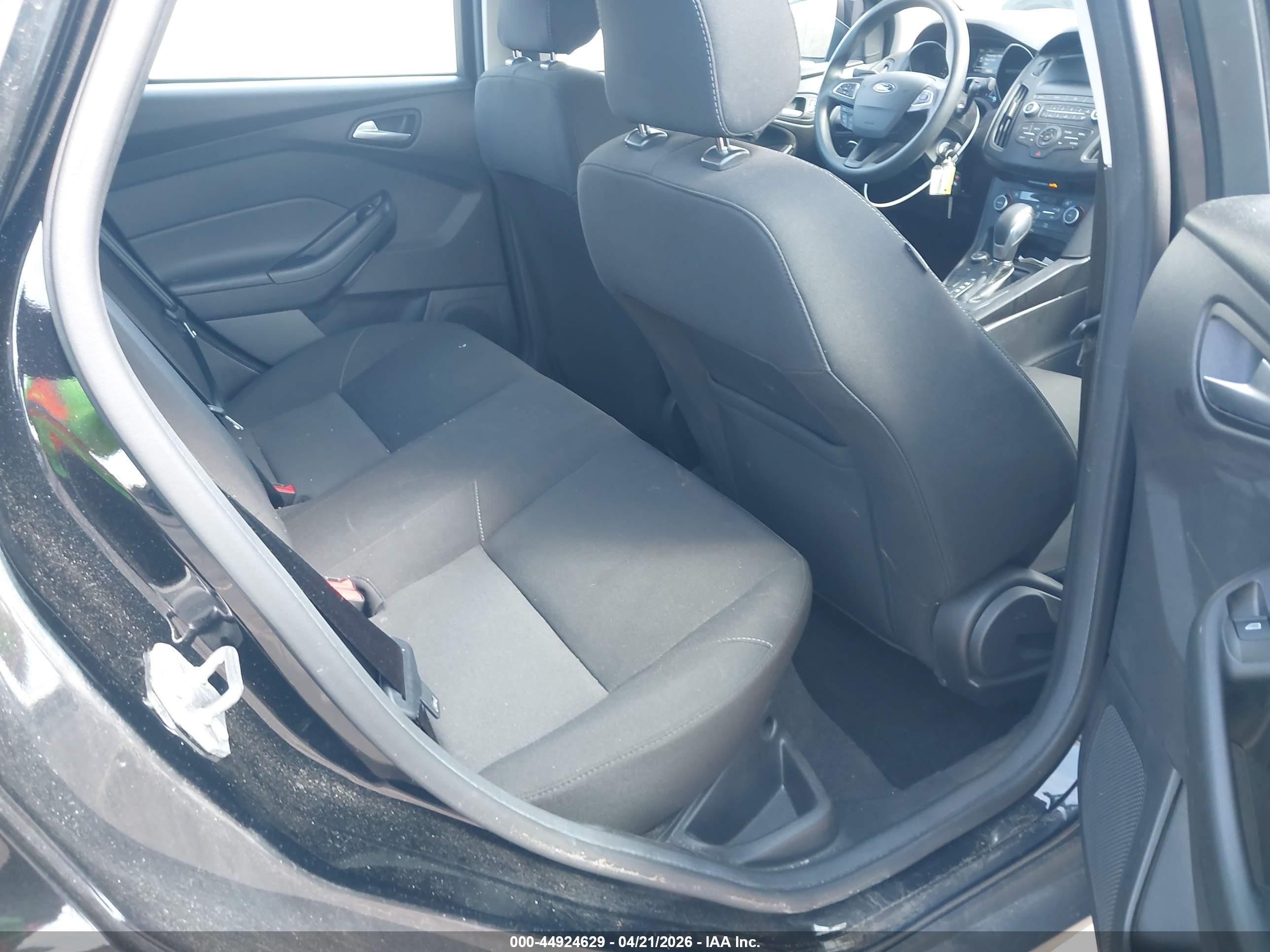 FORD FOCUS image 8