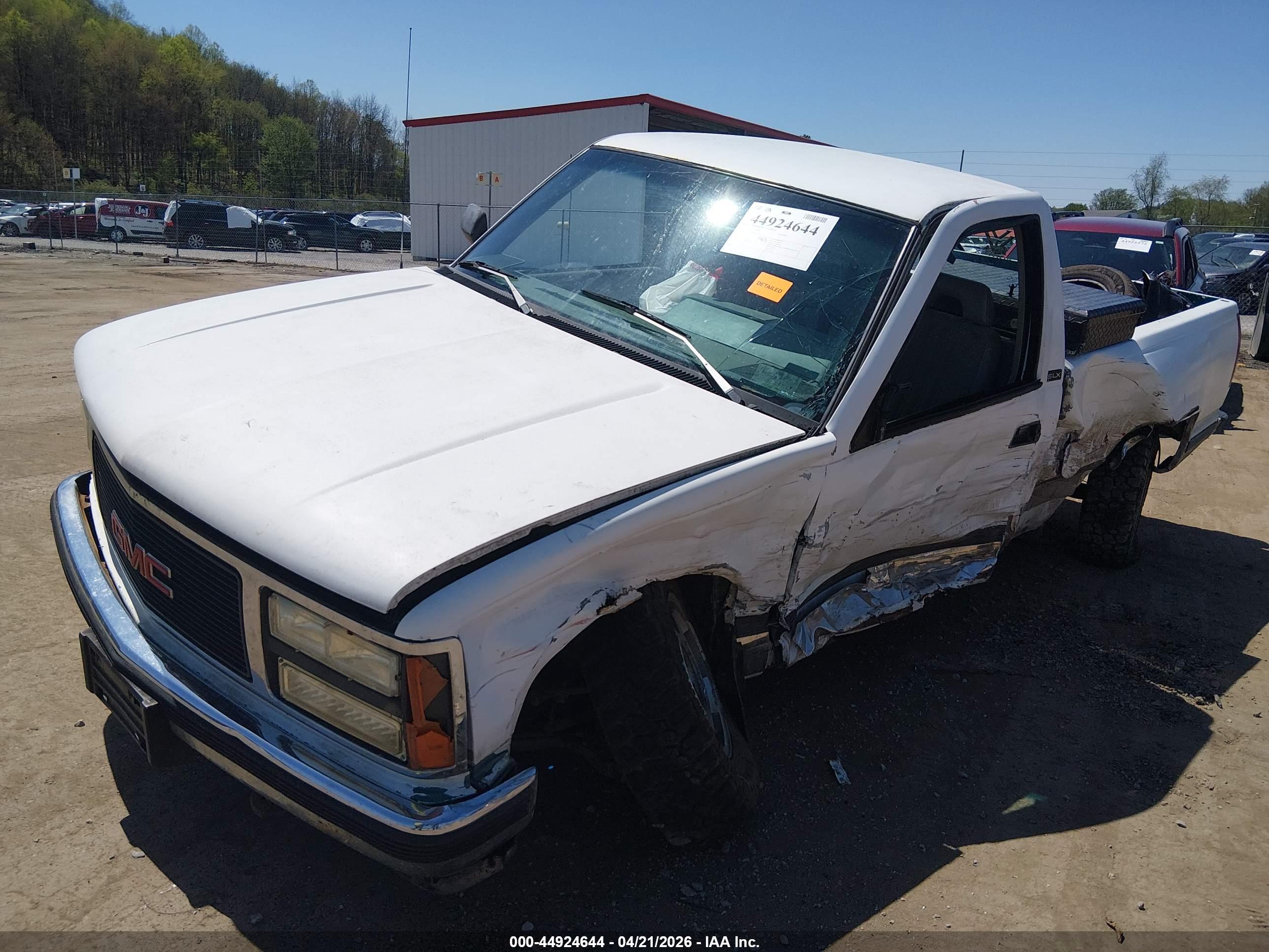 GMC SIERRA image 2