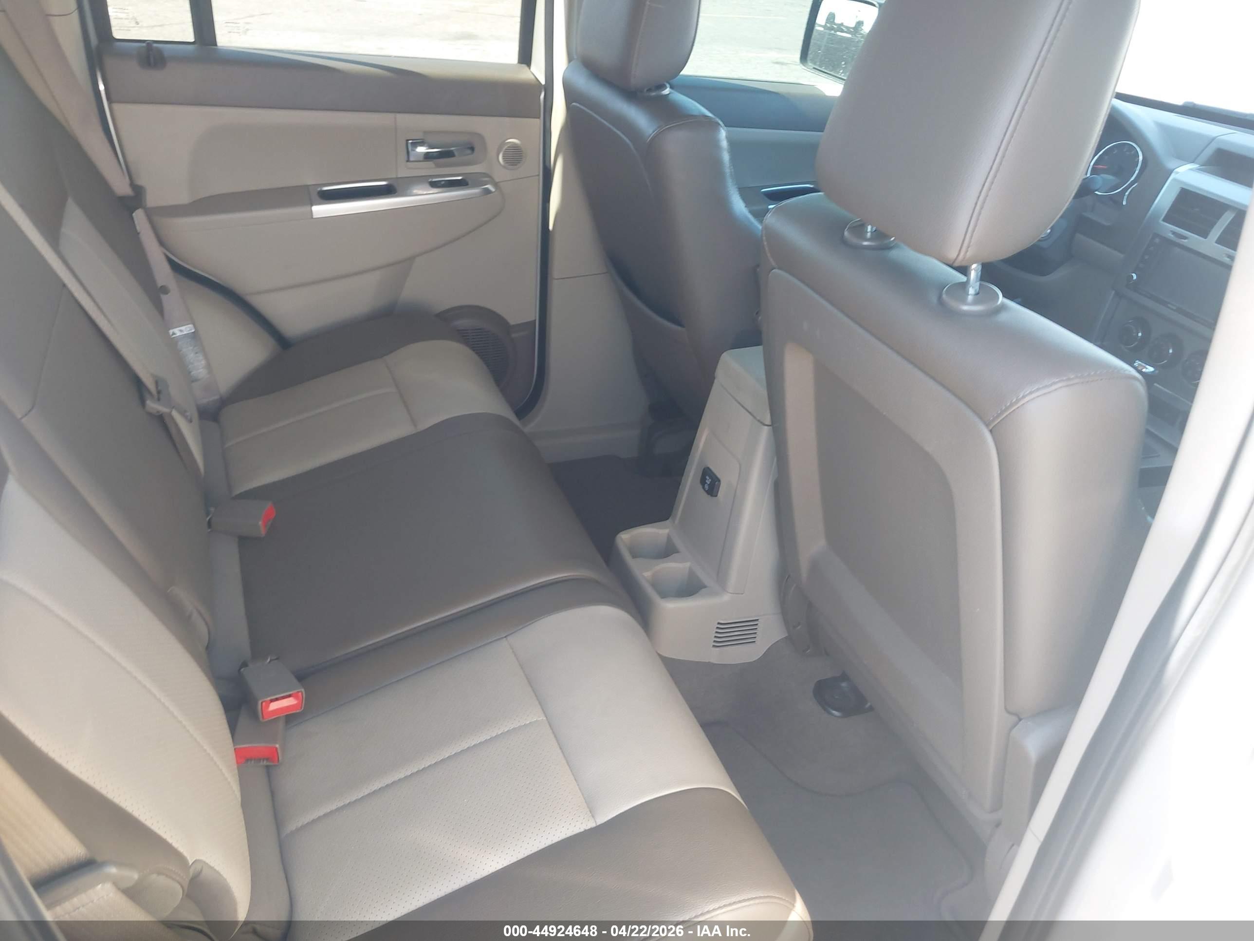 JEEP LIBERTY image 8