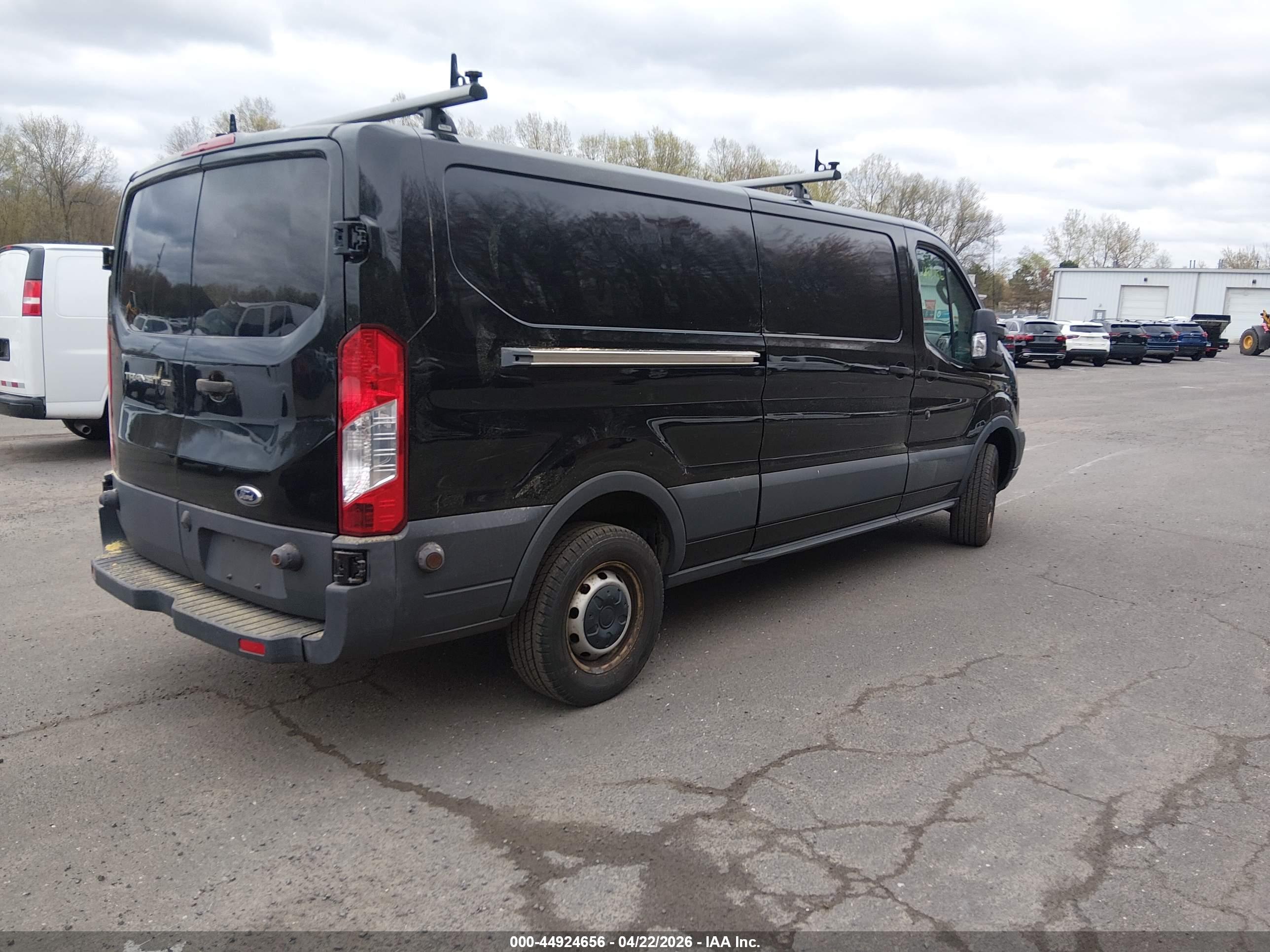 FORD TRANSIT-150 image 4