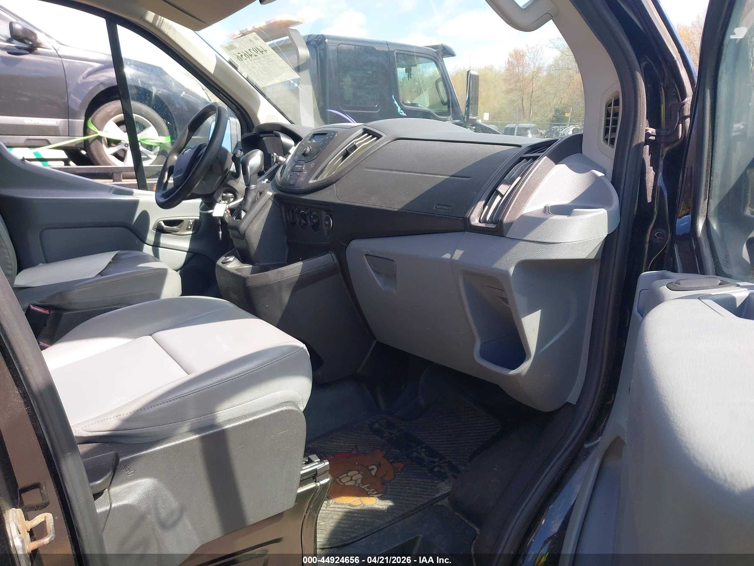 FORD TRANSIT-150 image 5