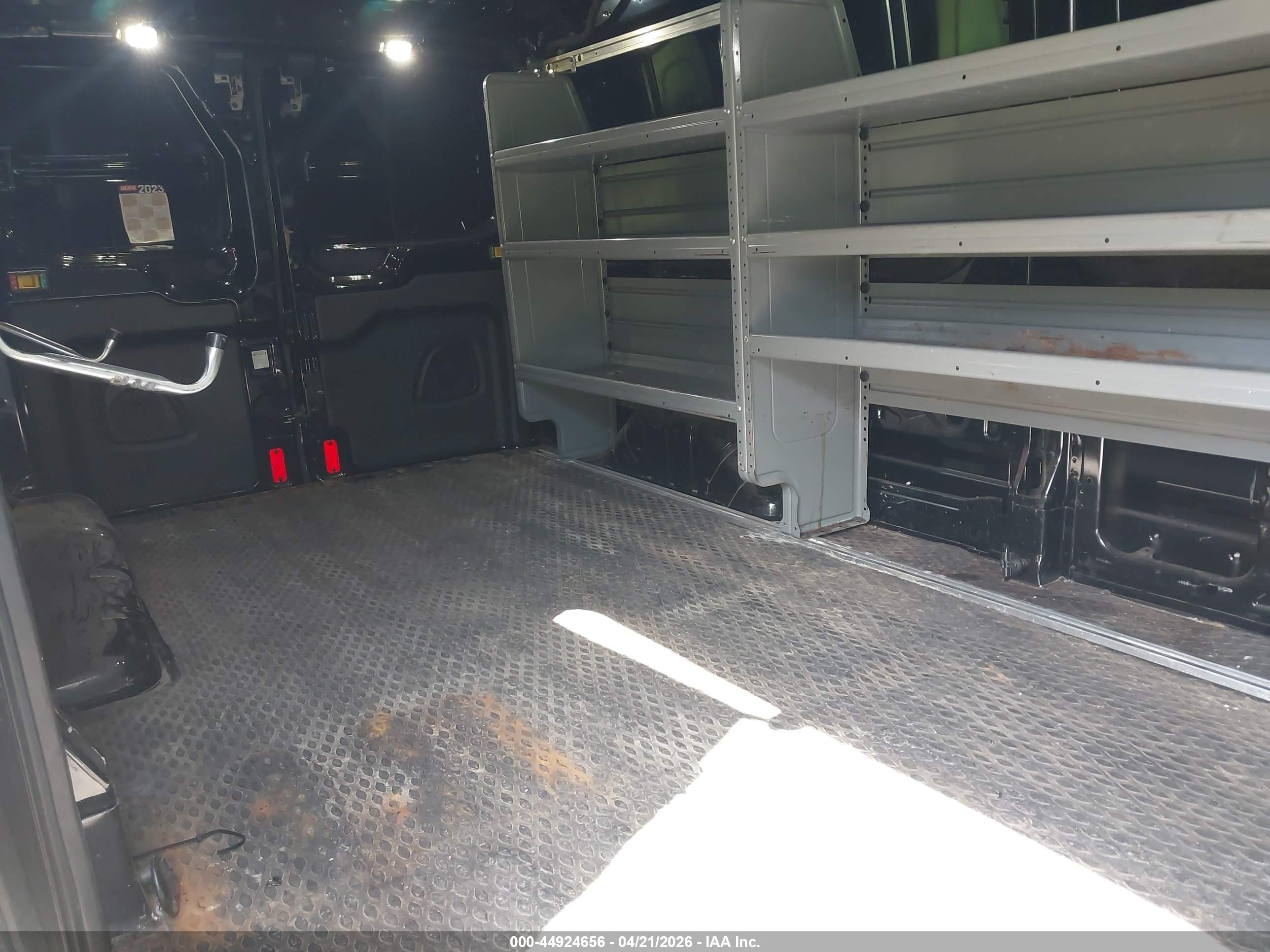 FORD TRANSIT-150 image 8