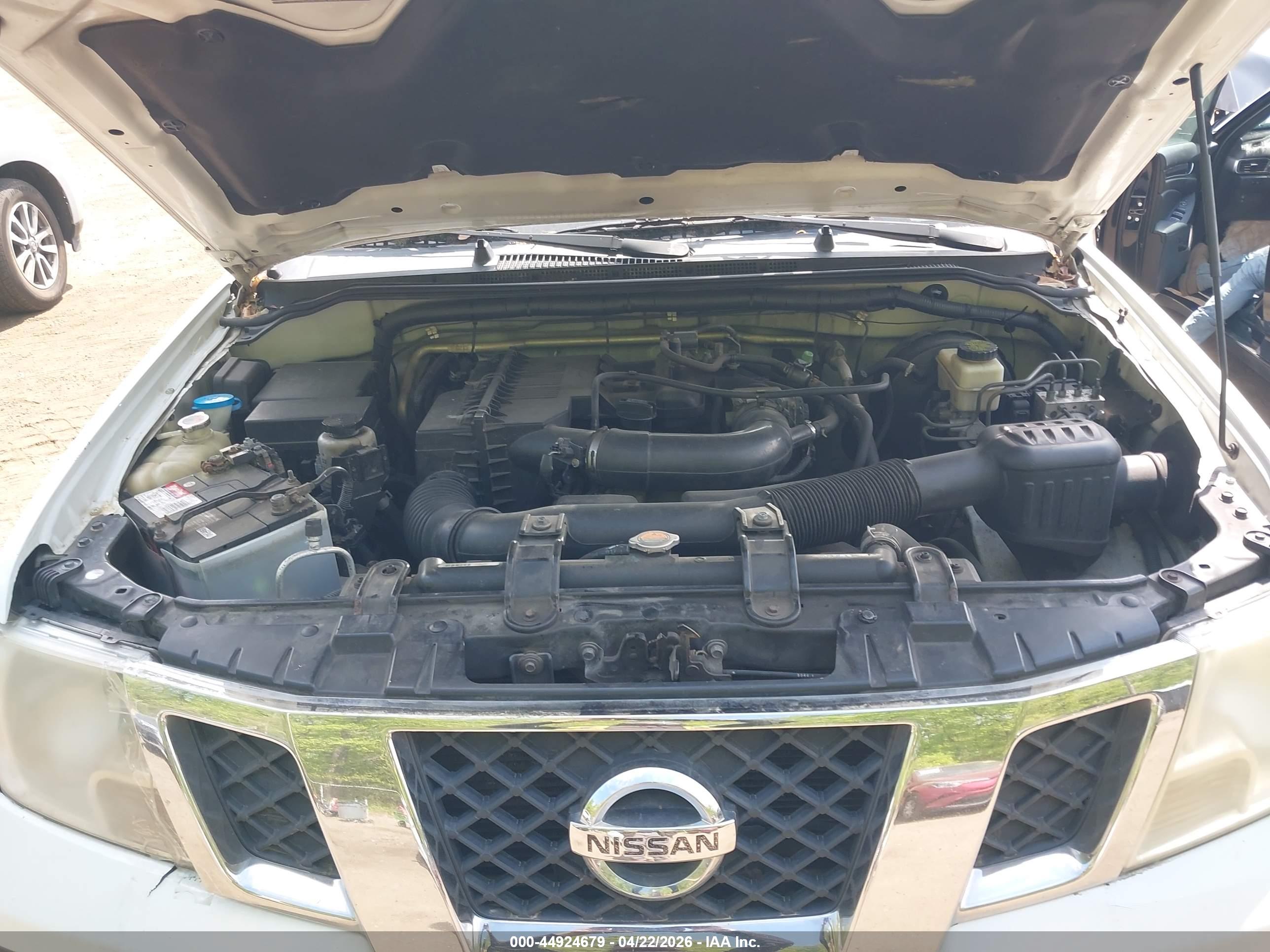 NISSAN FRONTIER image 10