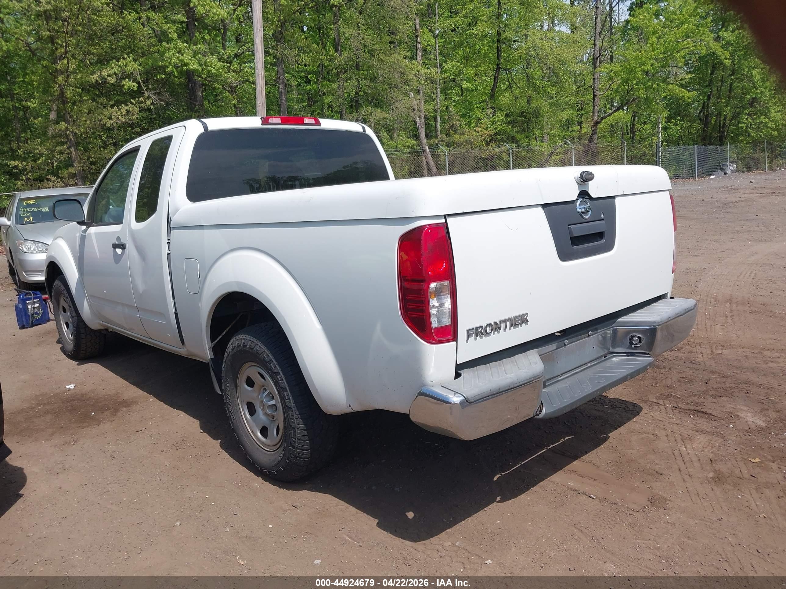 NISSAN FRONTIER image 3