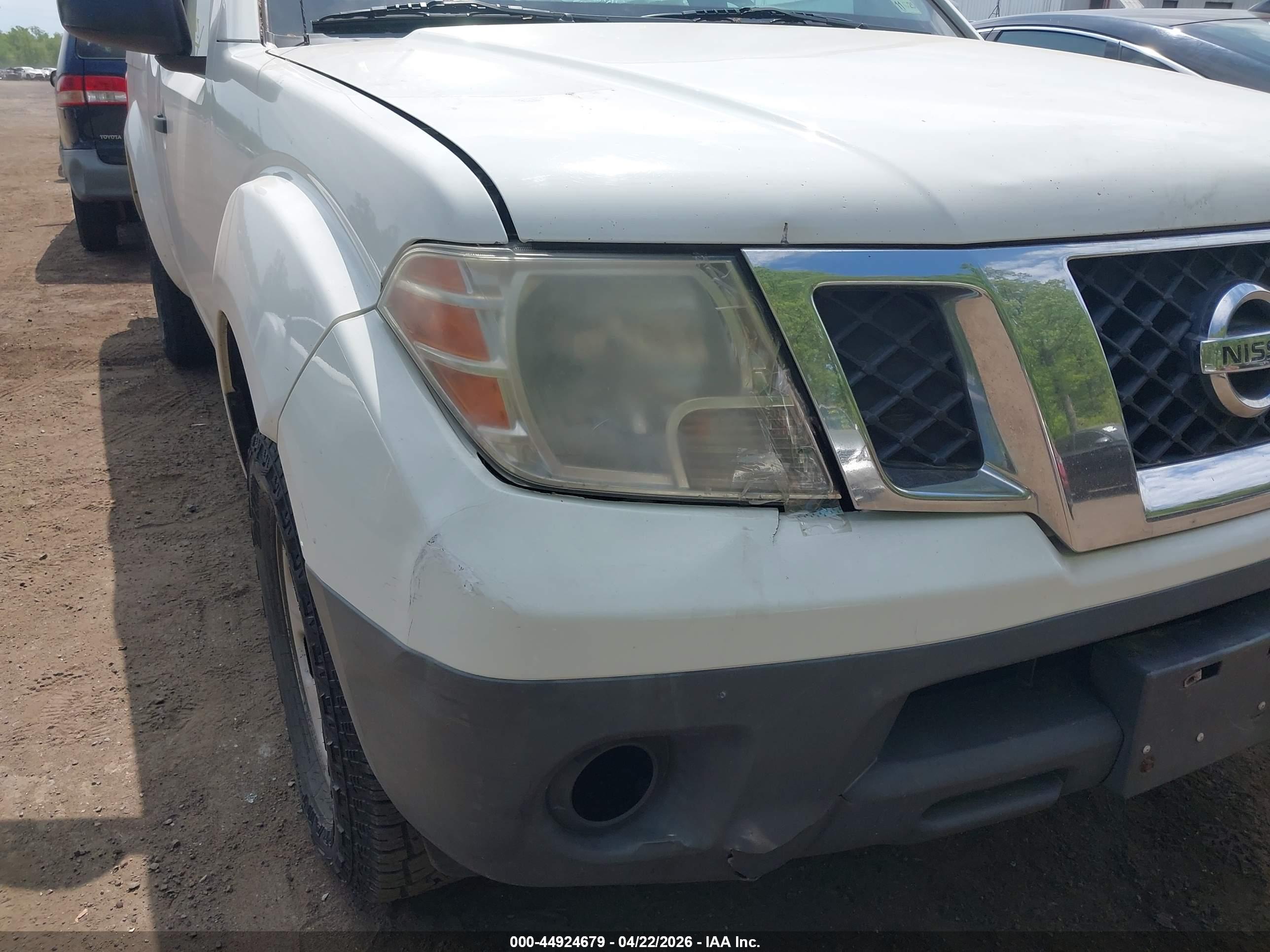 NISSAN FRONTIER image 6