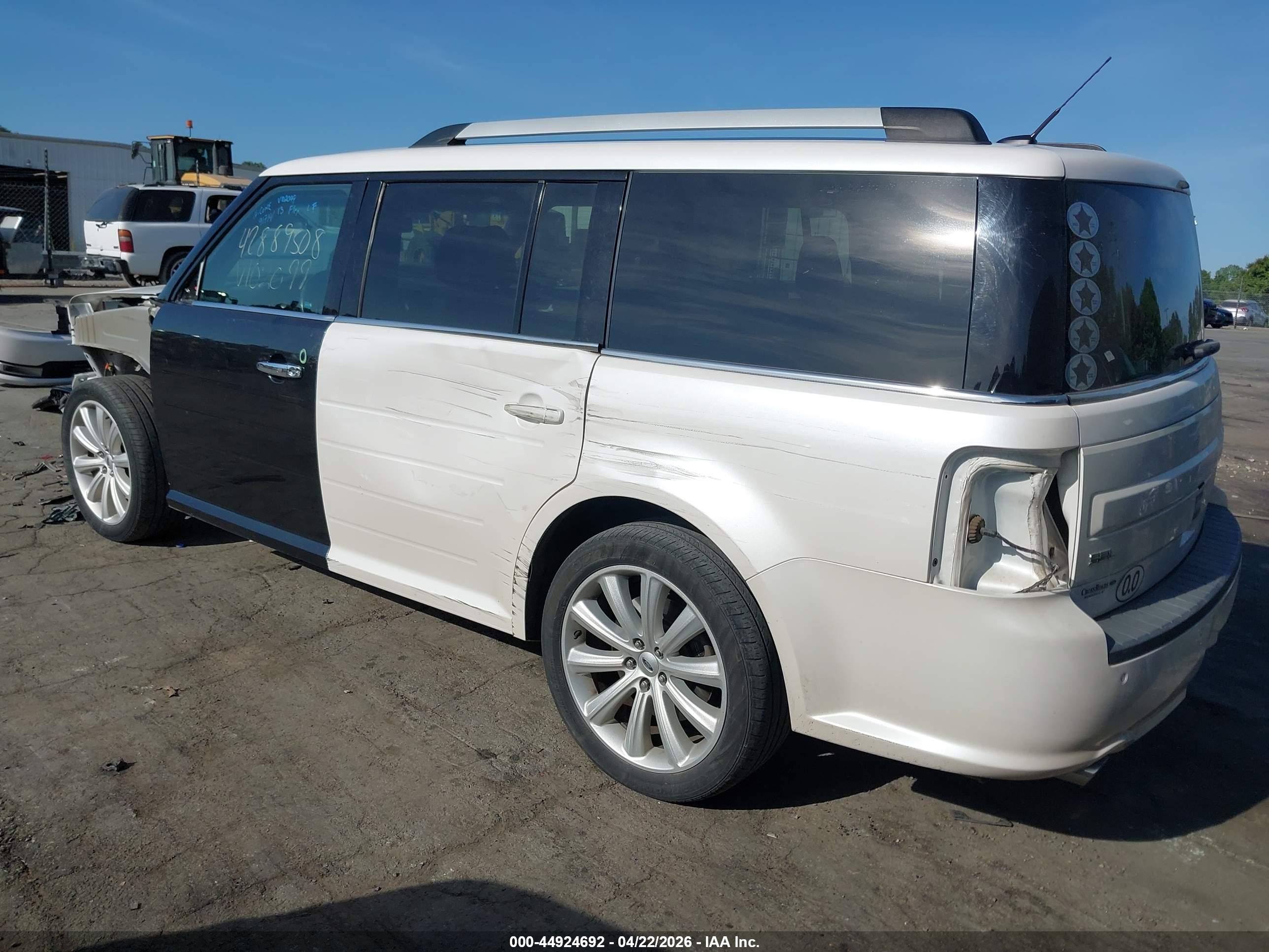 FORD FLEX image 3