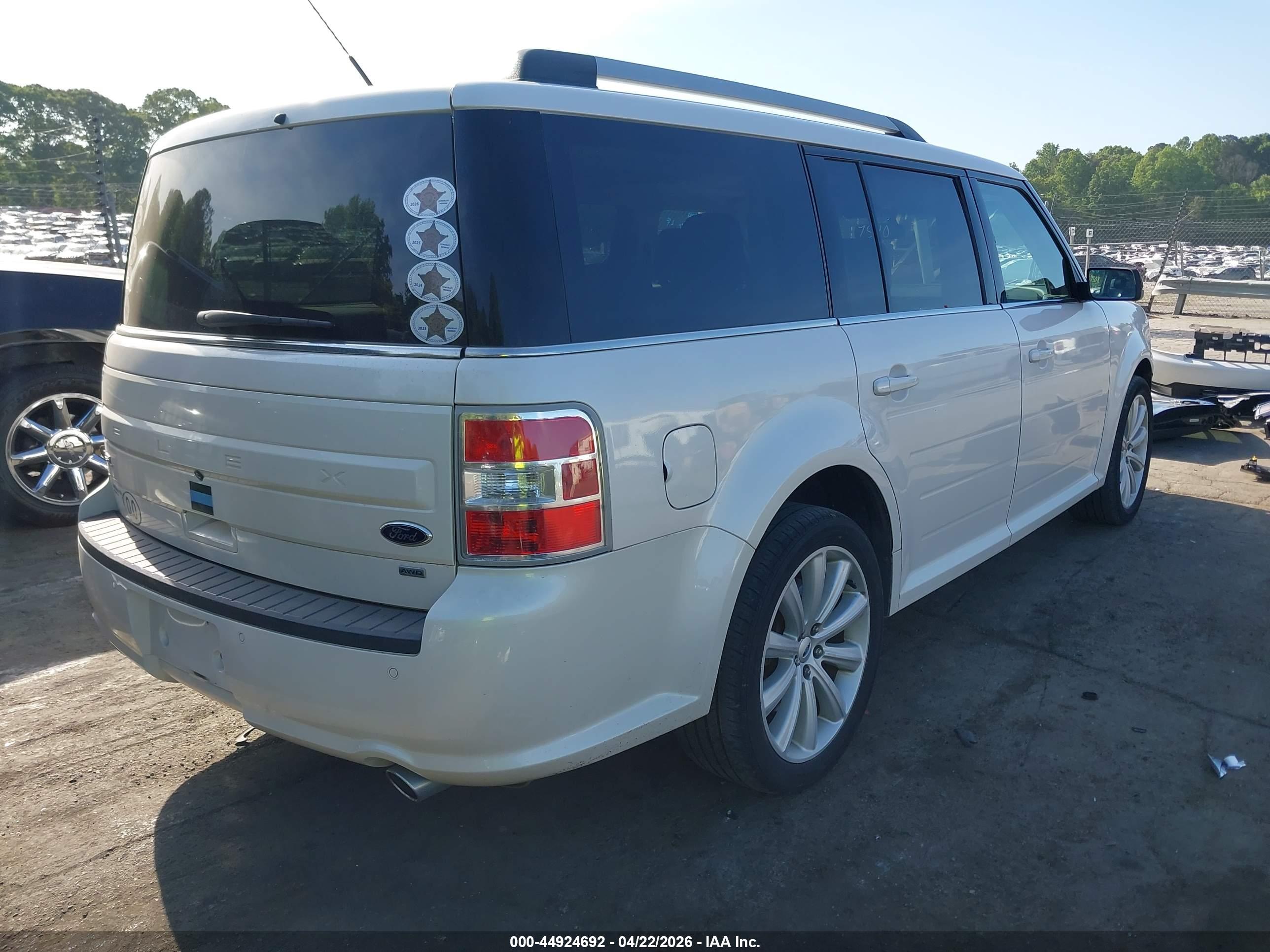 FORD FLEX image 4