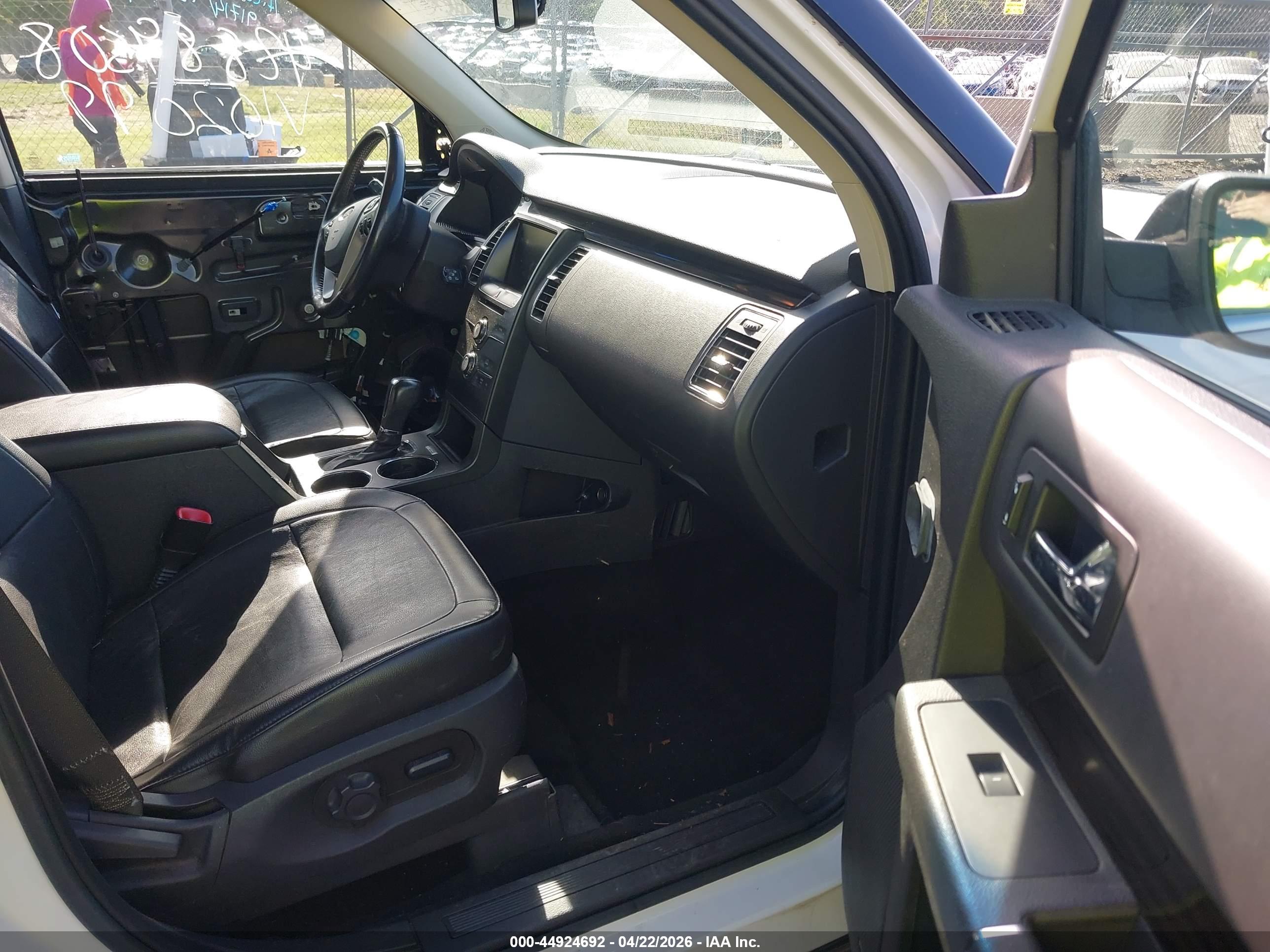 FORD FLEX image 5