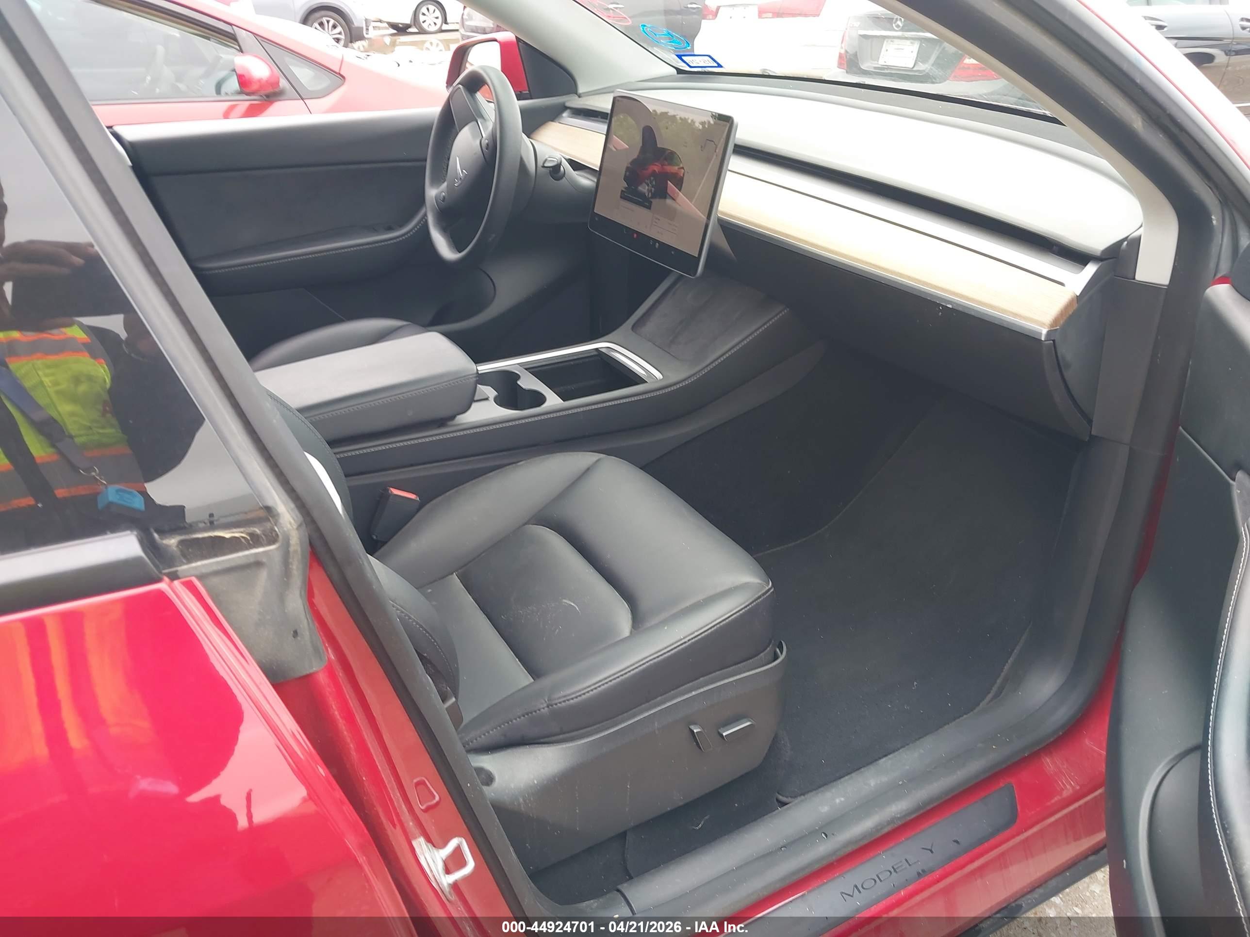 TESLA MODEL image 5
