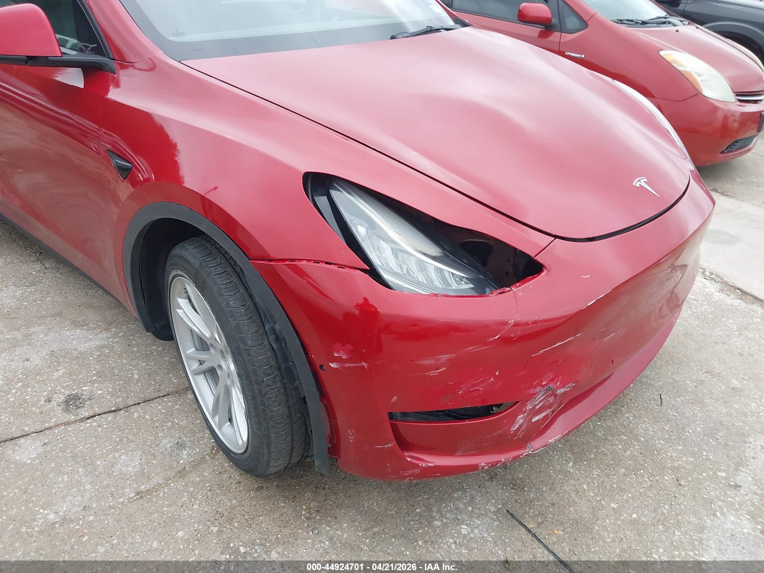 TESLA MODEL image 6